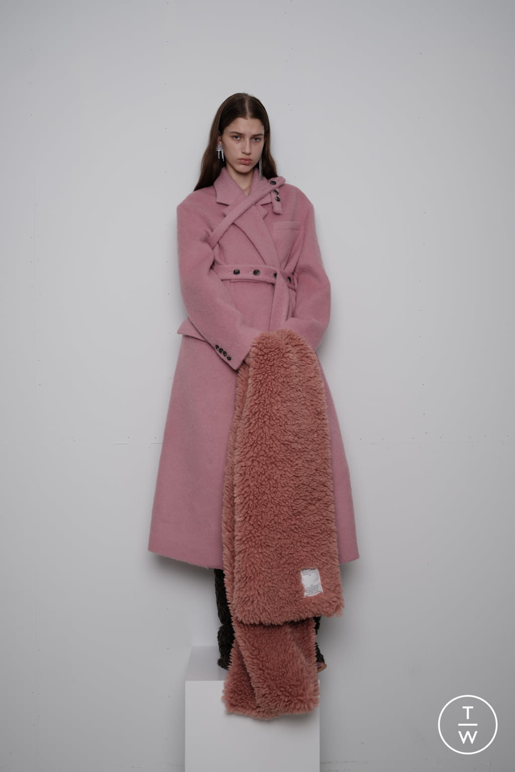 Fashion Week Paris Pre-Fall 2022 look 12 from the Rokh collection 女装