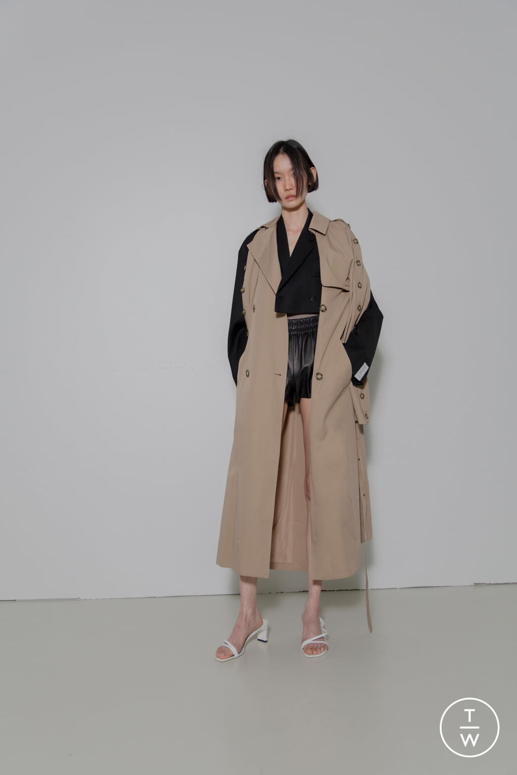 Fashion Week Paris Resort 2022 look 5 from the Rokh collection 女装