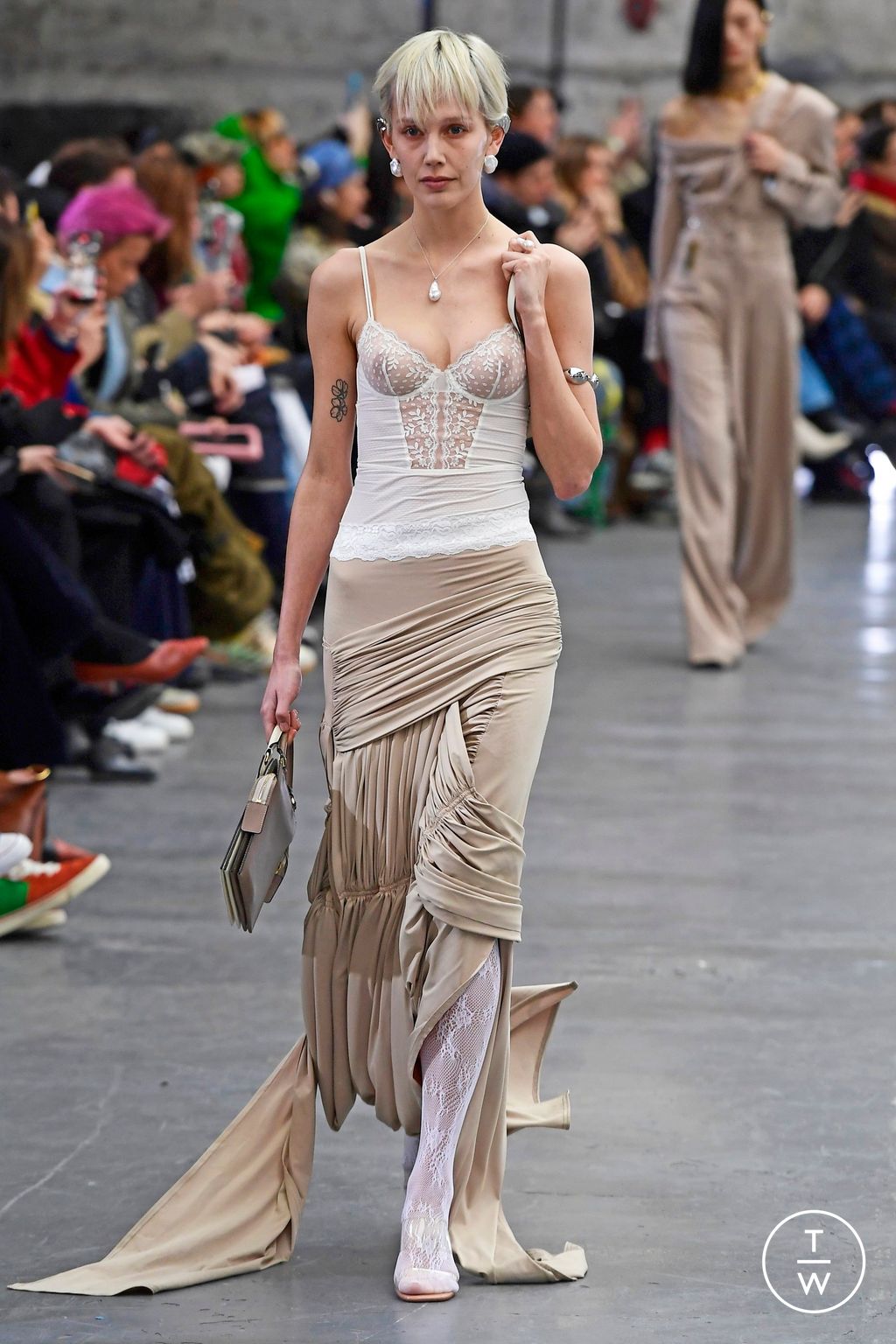 Fashion Week Paris Fall/Winter 2023 look 11 de la collection Rokh womenswear