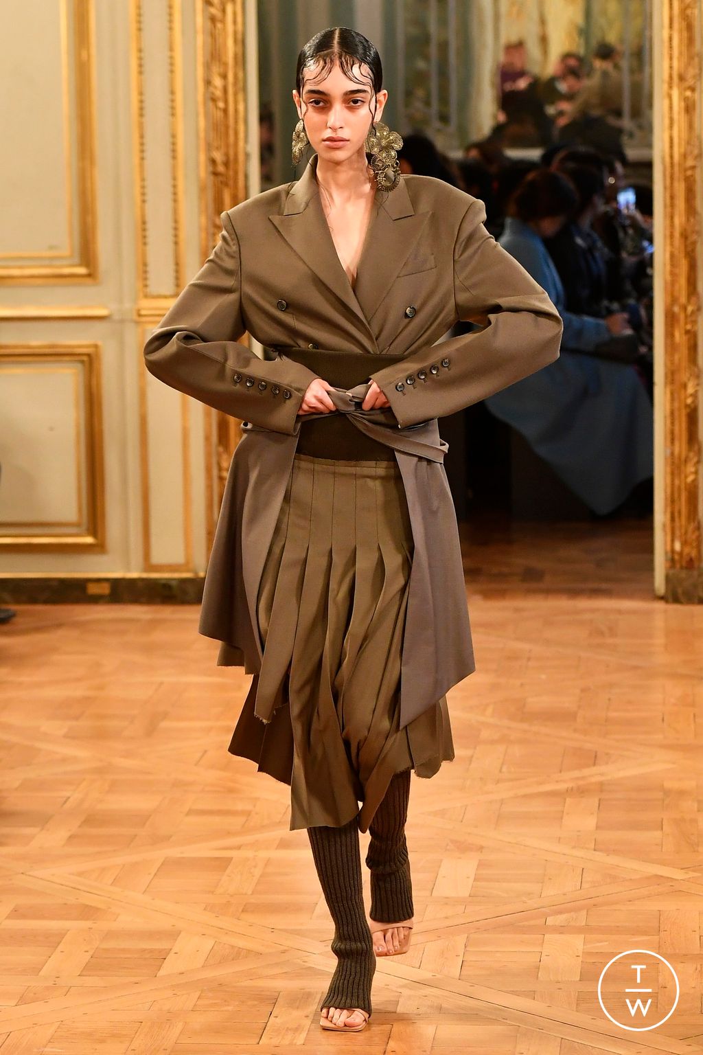 Fashion Week Paris Fall/Winter 2024 look 1 from the Rokh collection womenswear