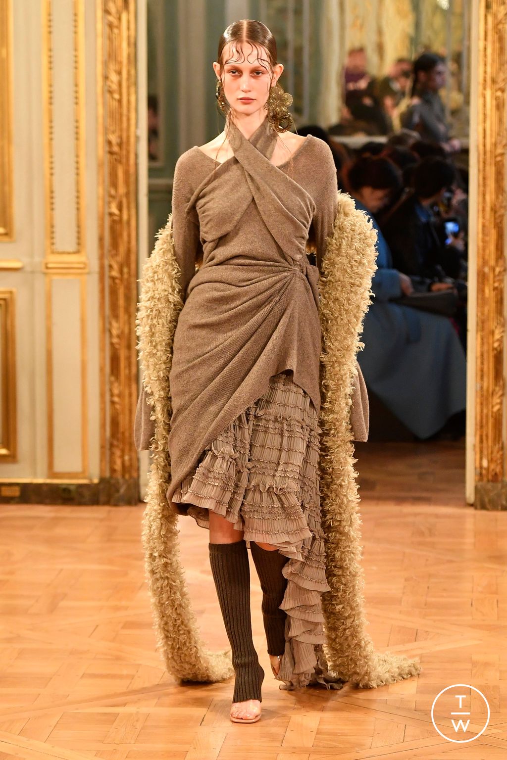 Fashion Week Paris Fall/Winter 2024 look 7 de la collection Rokh womenswear