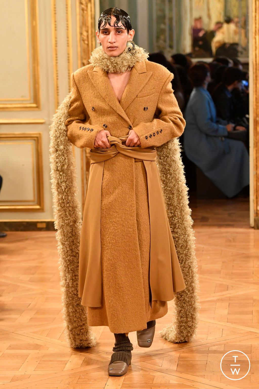 Fashion Week Paris Fall/Winter 2024 look 11 de la collection Rokh womenswear