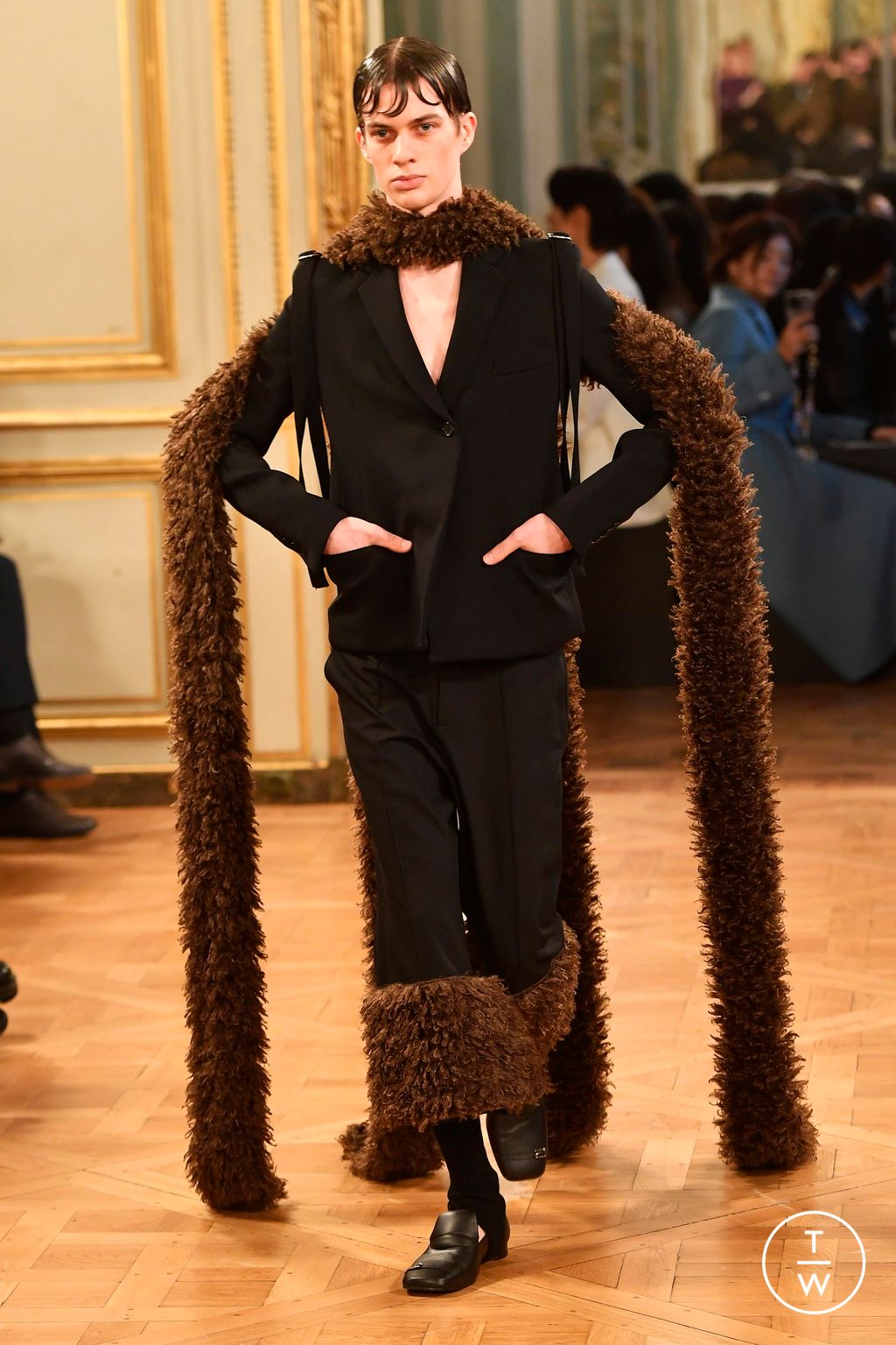 Fashion Week Paris Fall/Winter 2024 look 20 de la collection Rokh womenswear