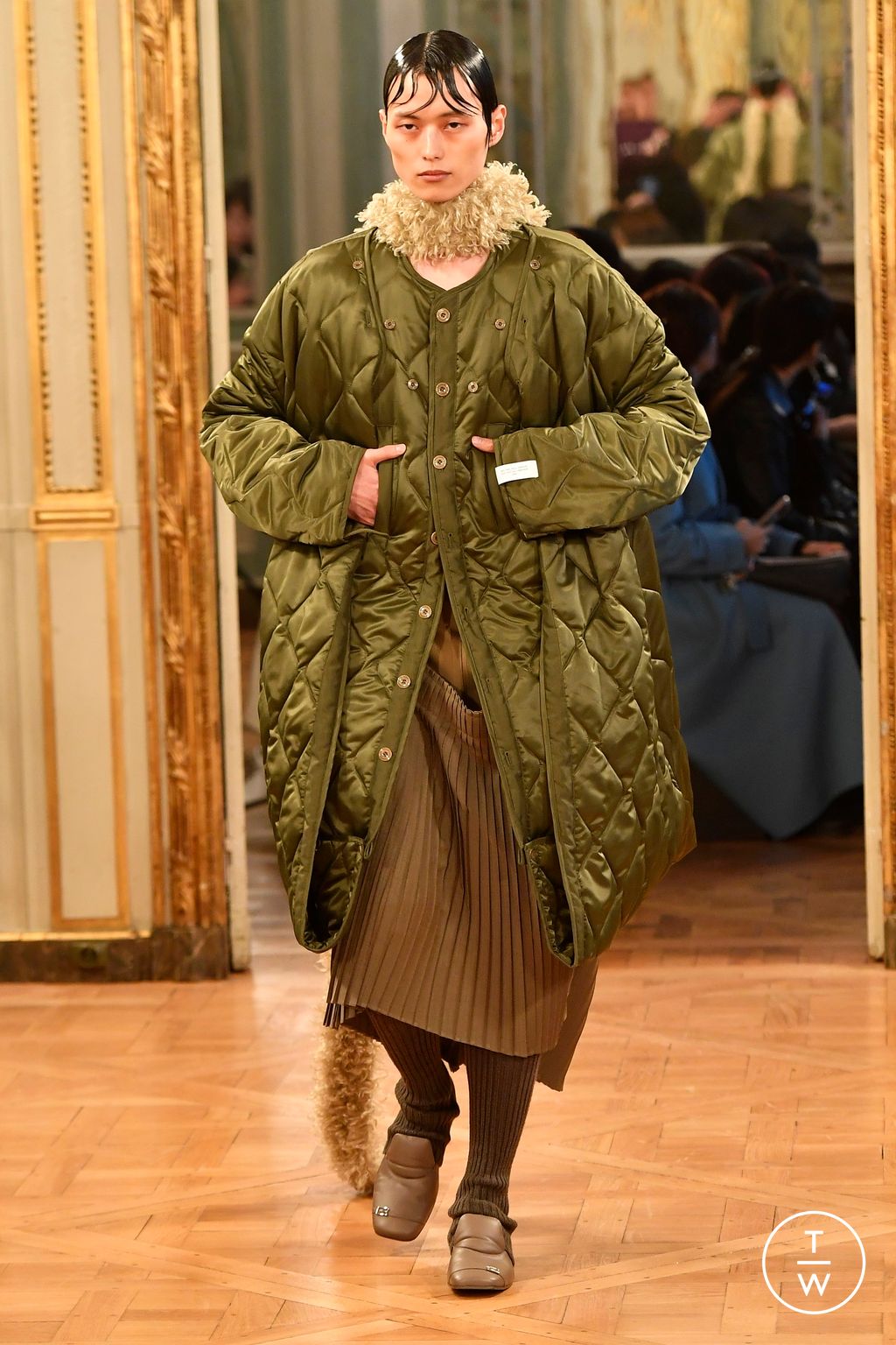 Fashion Week Paris Fall/Winter 2024 look 21 de la collection Rokh womenswear
