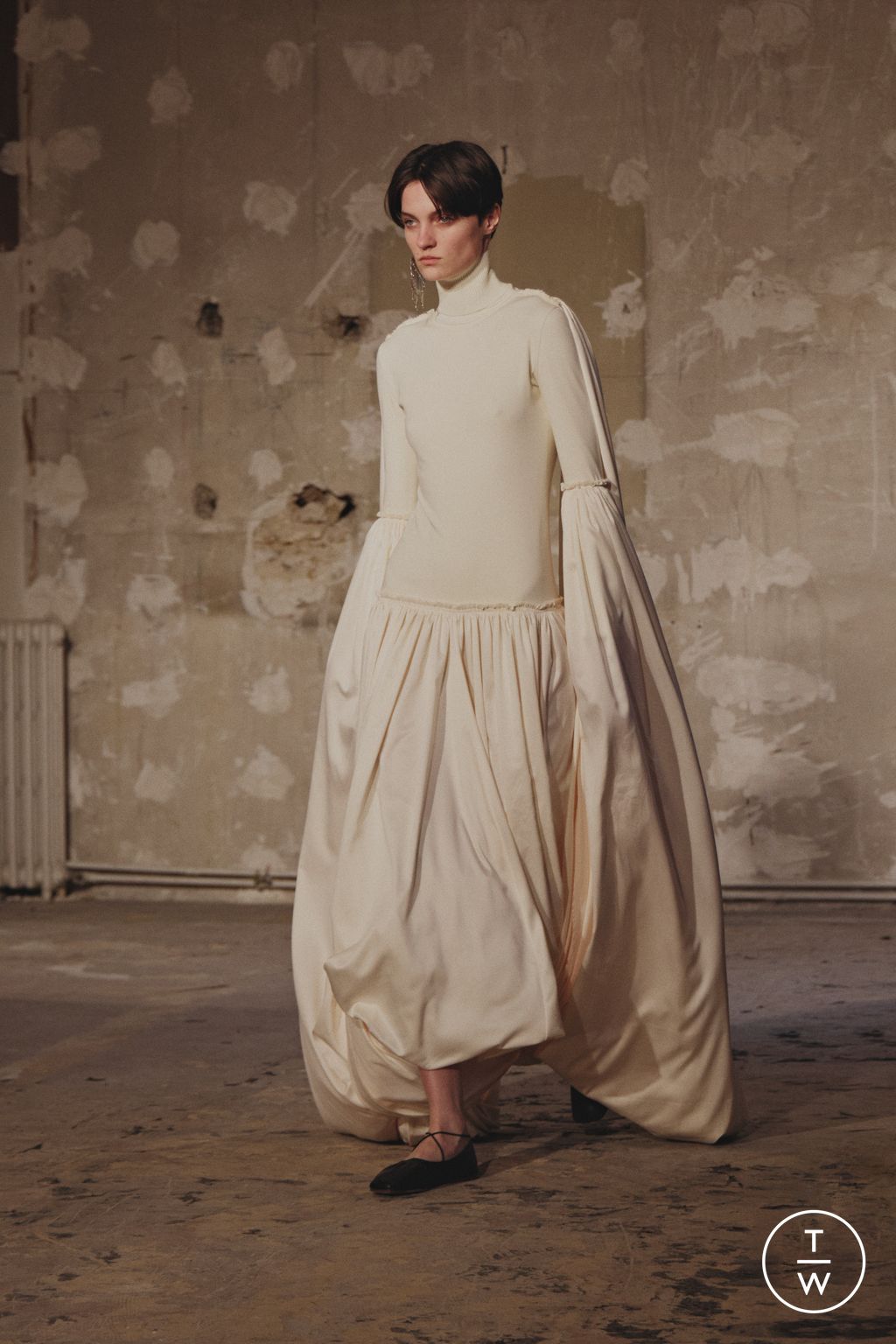 Fashion Week Paris Fall/Winter 2025 look 2 from the Rokh collection womenswear