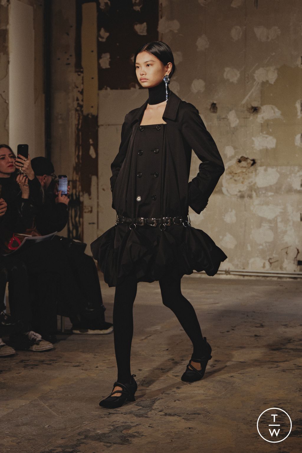 Fashion Week Paris Fall/Winter 2025 look 9 de la collection Rokh womenswear