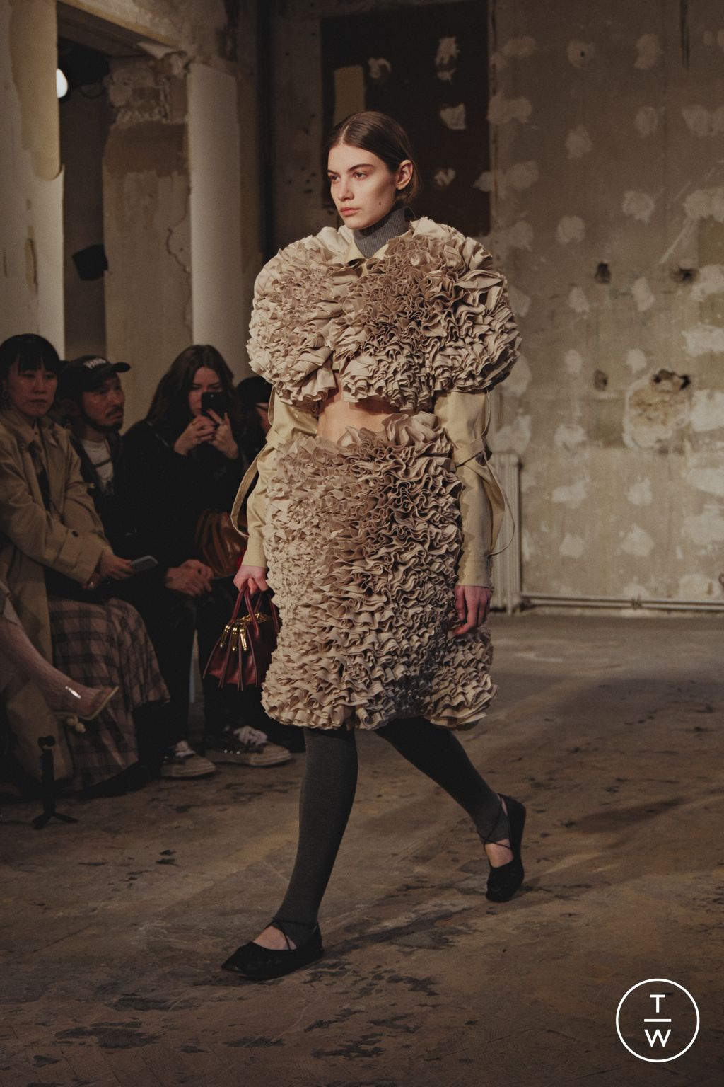 Fashion Week Paris Fall/Winter 2025 look 29 from the Rokh collection 女装