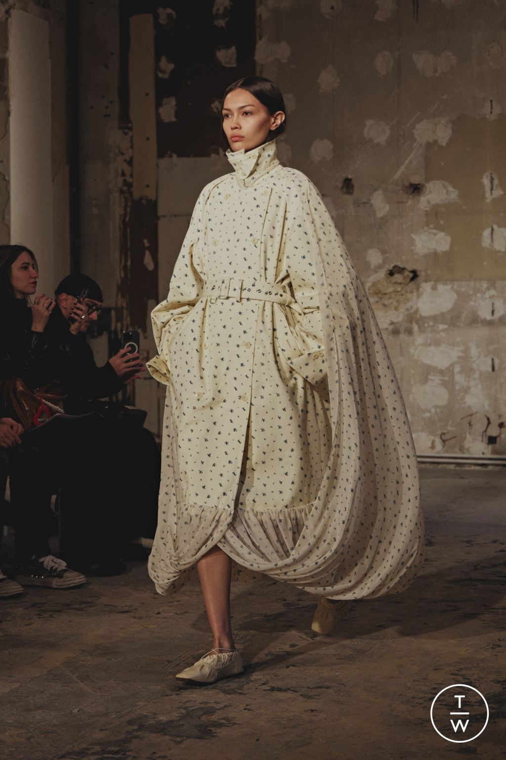 Fashion Week Paris Fall/Winter 2025 look 32 de la collection Rokh womenswear
