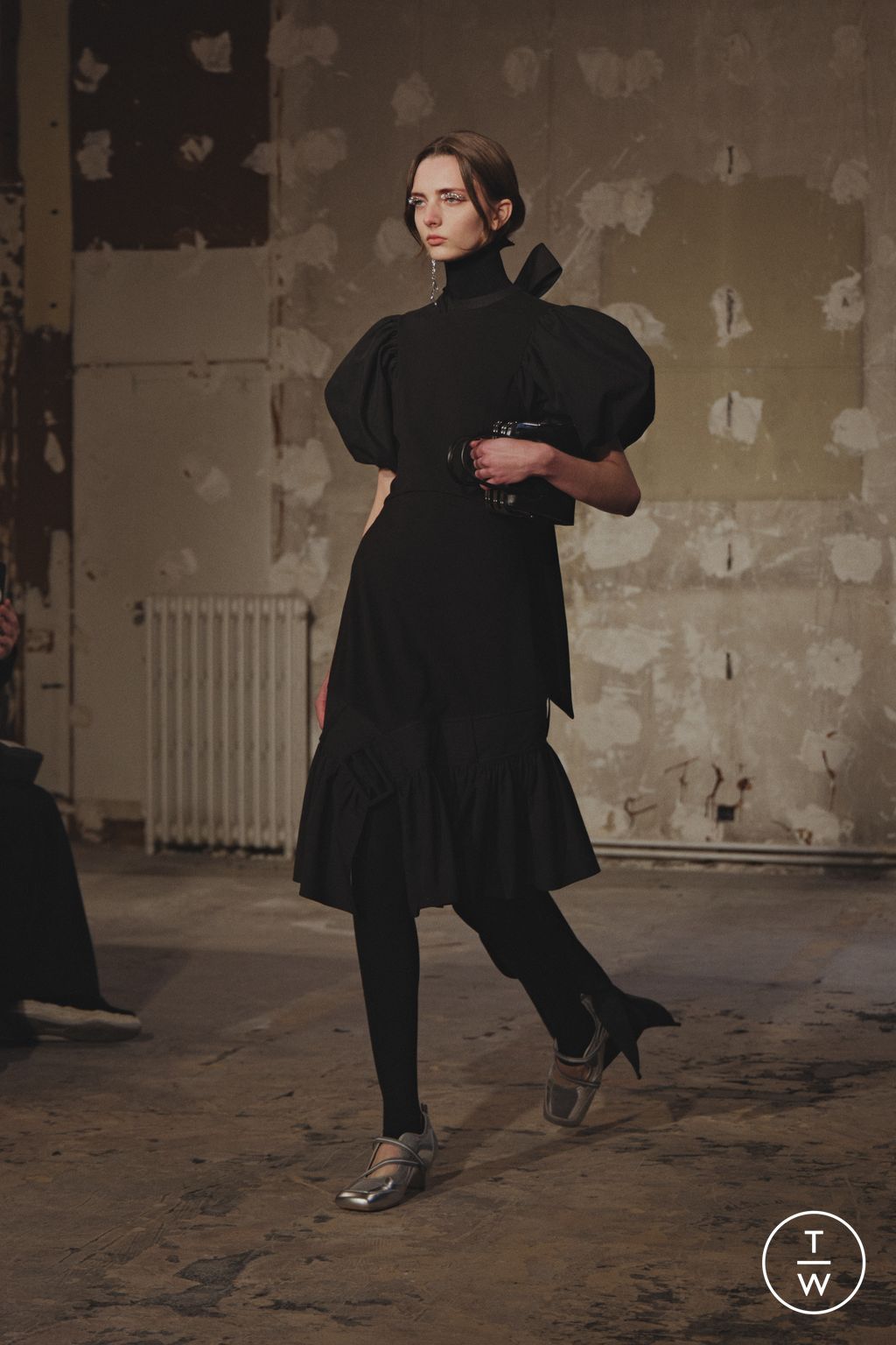 Fashion Week Paris Fall/Winter 2025 look 33 de la collection Rokh womenswear