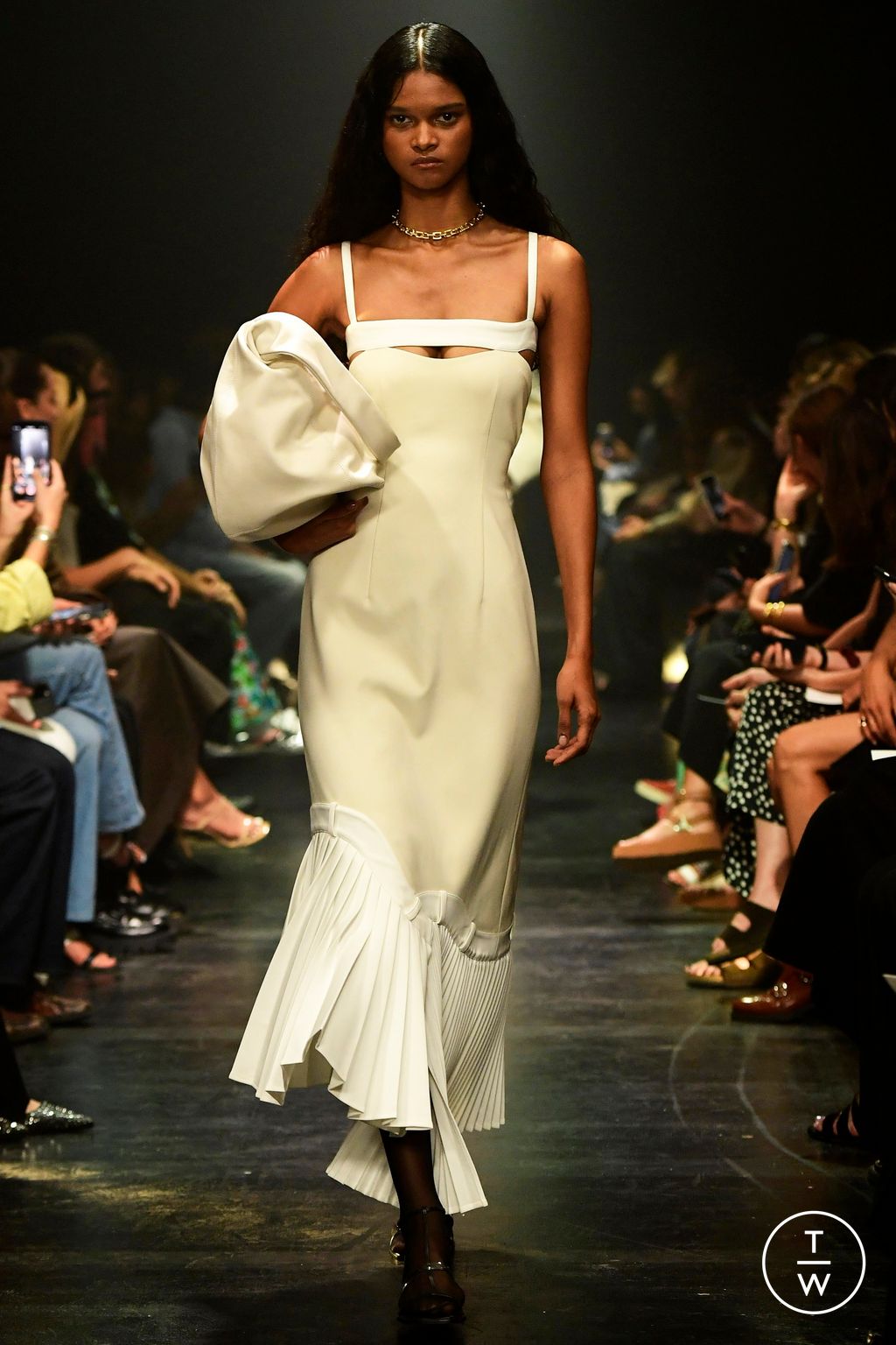 Fashion Week Paris Spring/Summer 2024 look 19 from the Rokh collection 女装