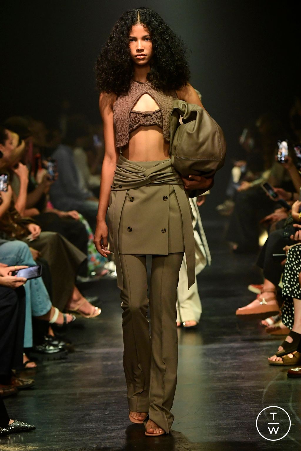 Fashion Week Paris Spring/Summer 2024 look 22 de la collection Rokh womenswear