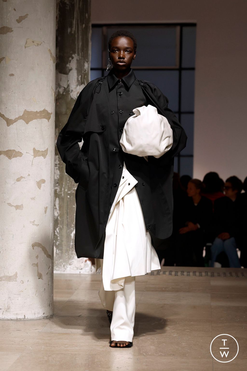 Fashion Week Paris Spring-Summer 2025 look 4 from the Rokh collection womenswear