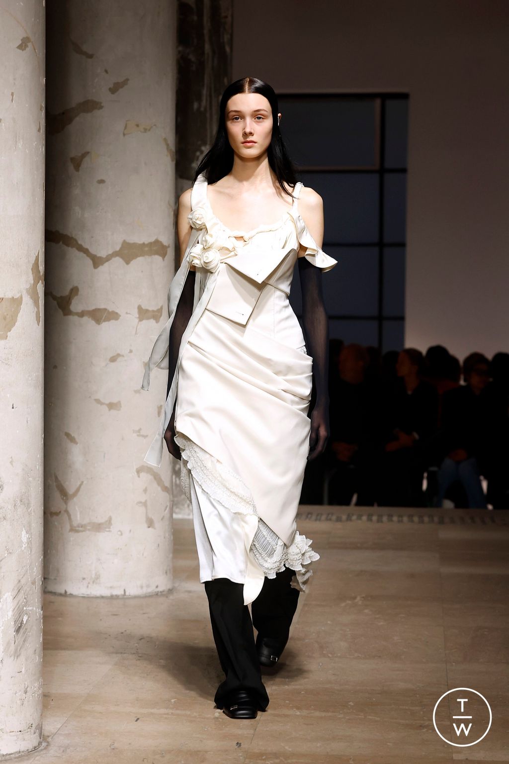 Fashion Week Paris Spring-Summer 2025 look 8 from the Rokh collection womenswear