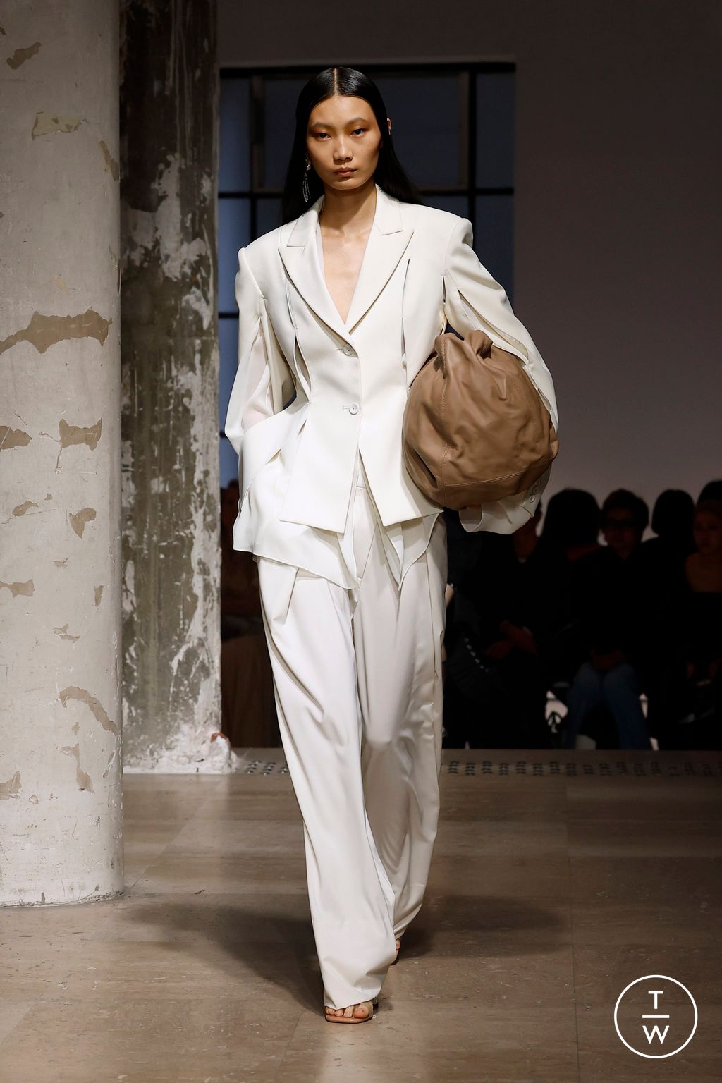 Fashion Week Paris Spring/Summer 2025 look 37 from the Rokh collection womenswear