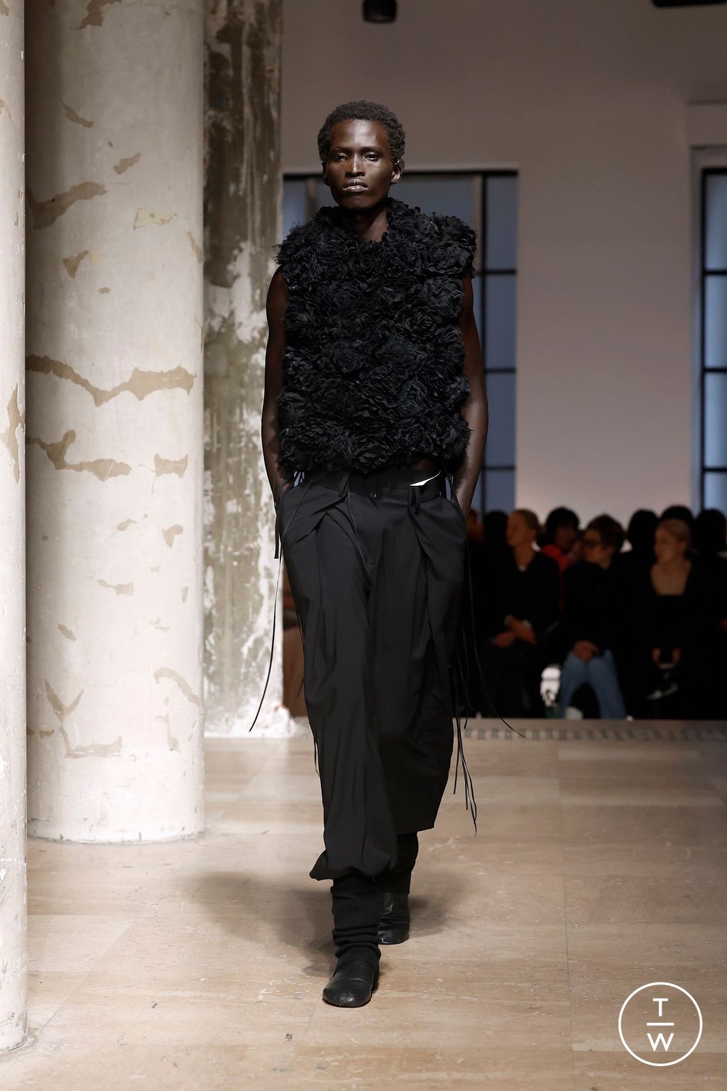 Fashion Week Paris Spring/Summer 2025 look 41 from the Rokh collection womenswear