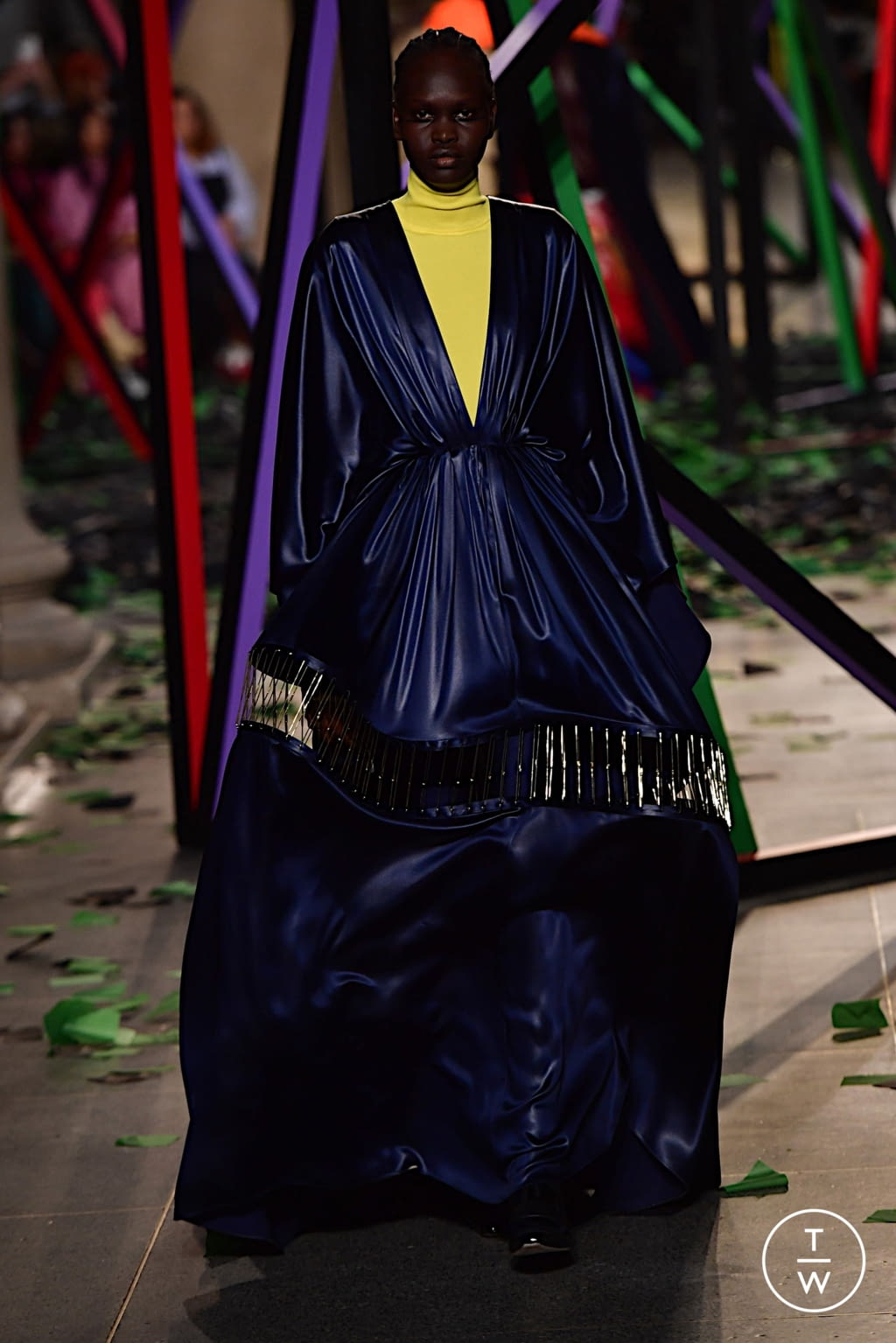 Fashion Week London Fall/Winter 2022 look 19 from the Roksanda collection 女装