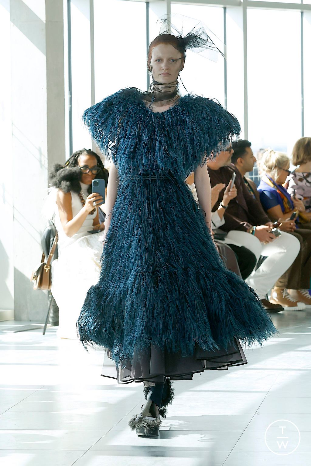 Fashion Week London Spring/Summer 2025 look 15 from the Roksanda collection womenswear
