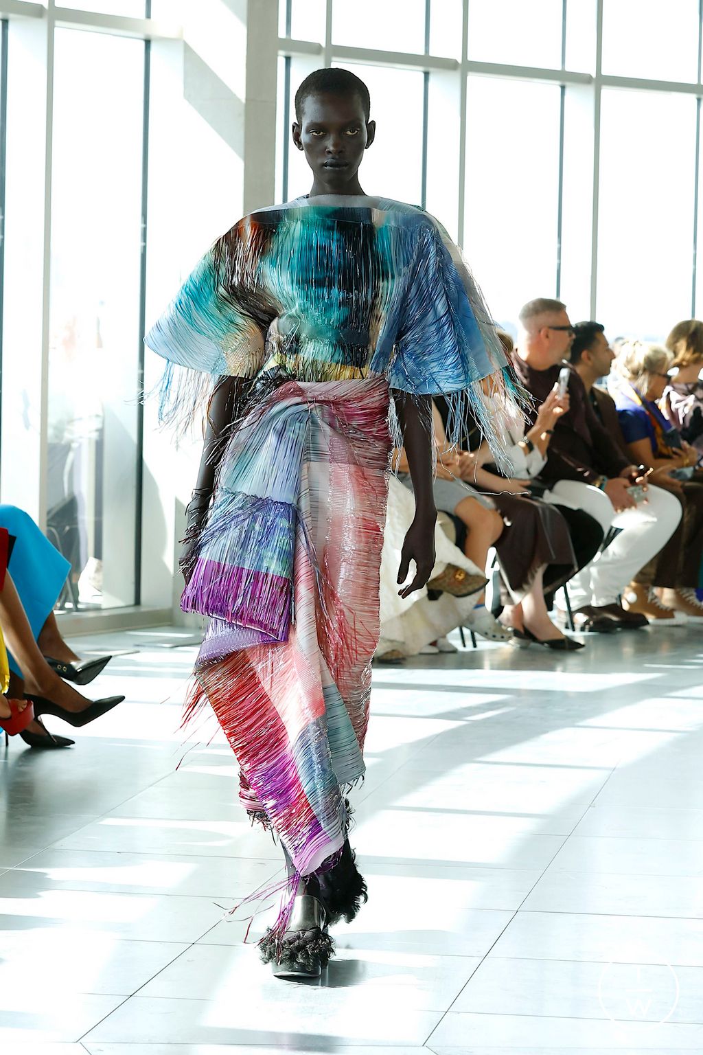 Fashion Week London Spring/Summer 2025 look 19 from the Roksanda collection womenswear