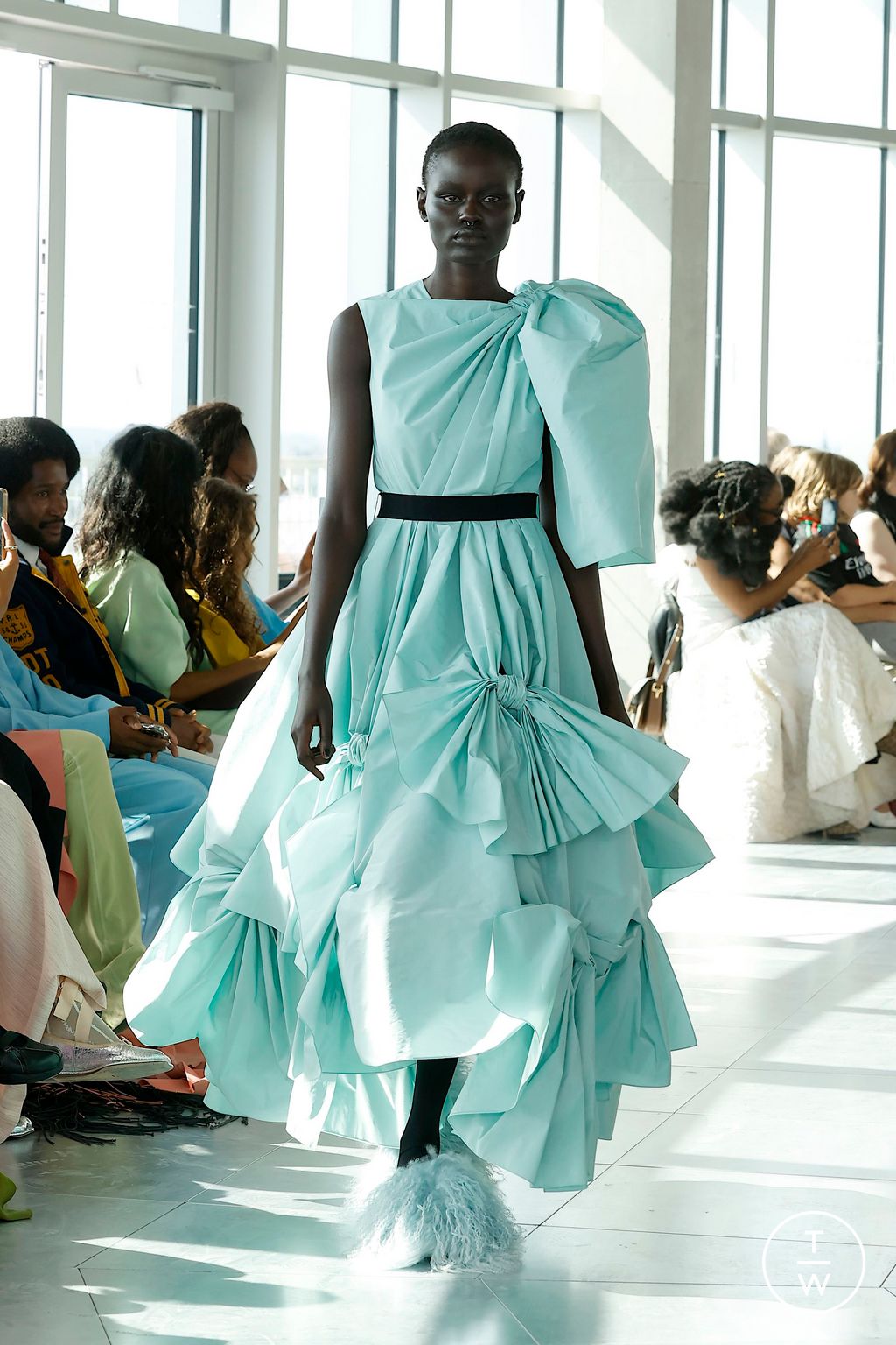 Fashion Week London Spring/Summer 2025 look 24 from the Roksanda collection womenswear