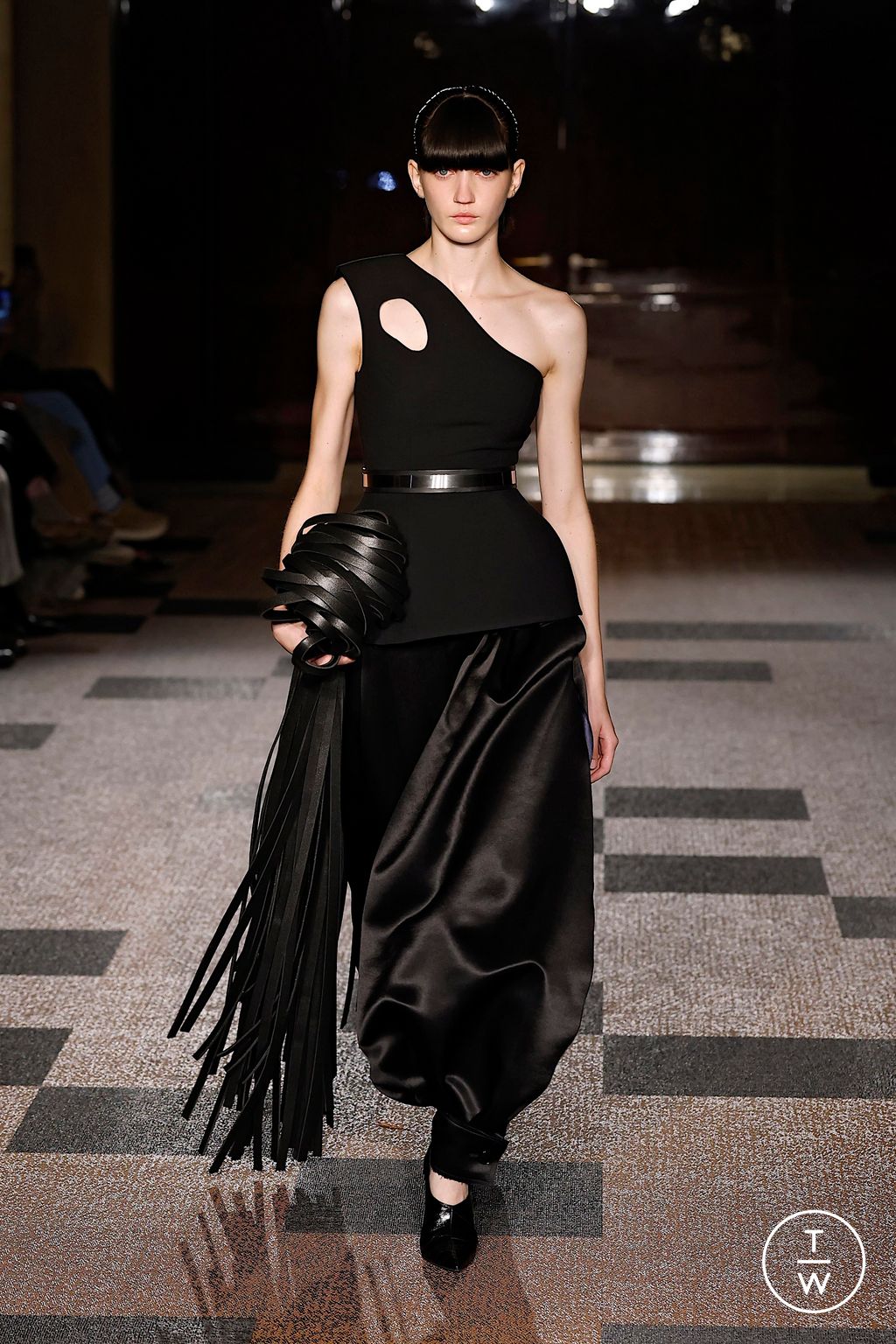 Fashion Week London Spring/Summer 2026 look 1 from the Roksanda collection 女装