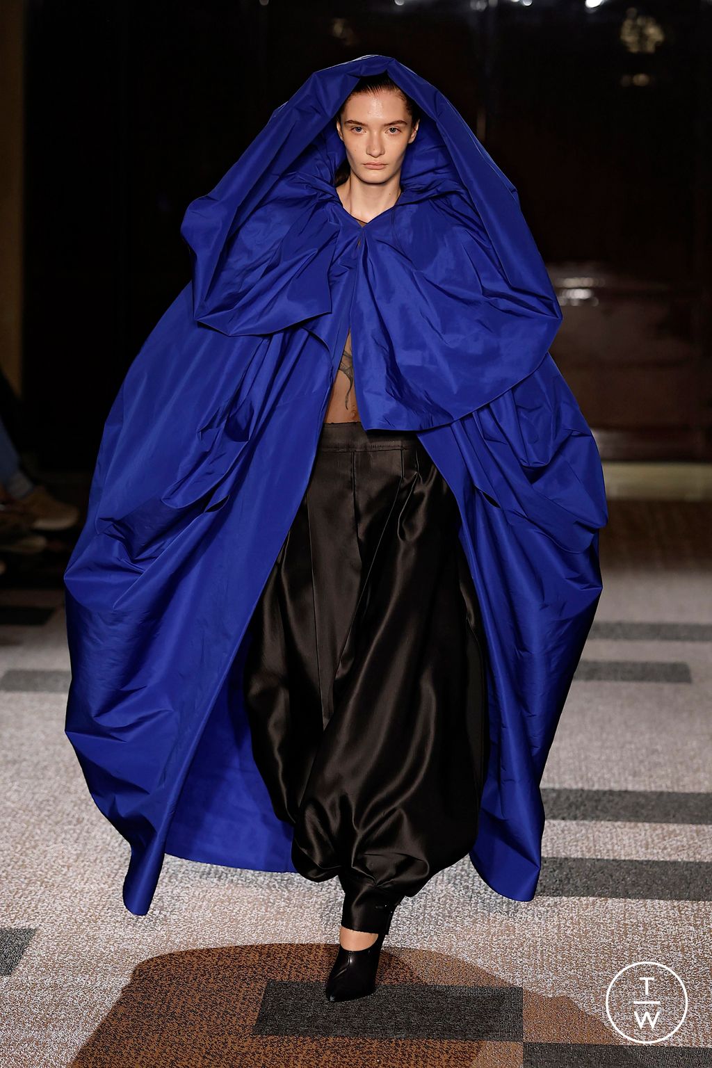 Fashion Week London Spring/Summer 2026 look 23 from the Roksanda collection 女装