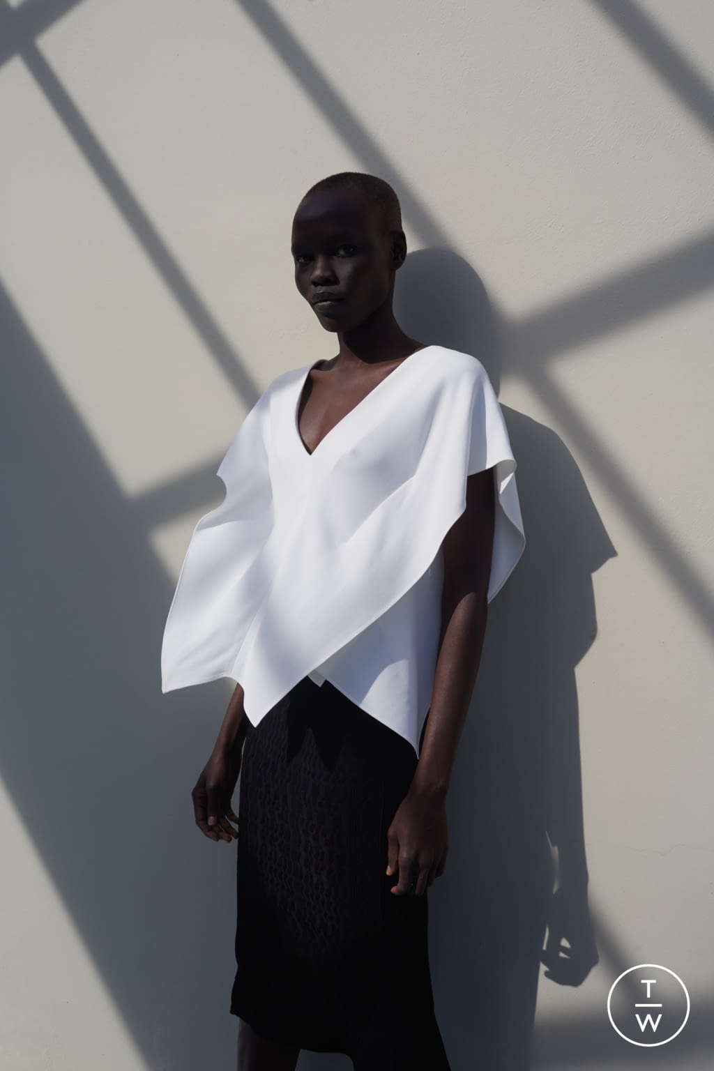 Fashion Week London Pre-Fall 2017 look 19 from the Roland Mouret collection womenswear