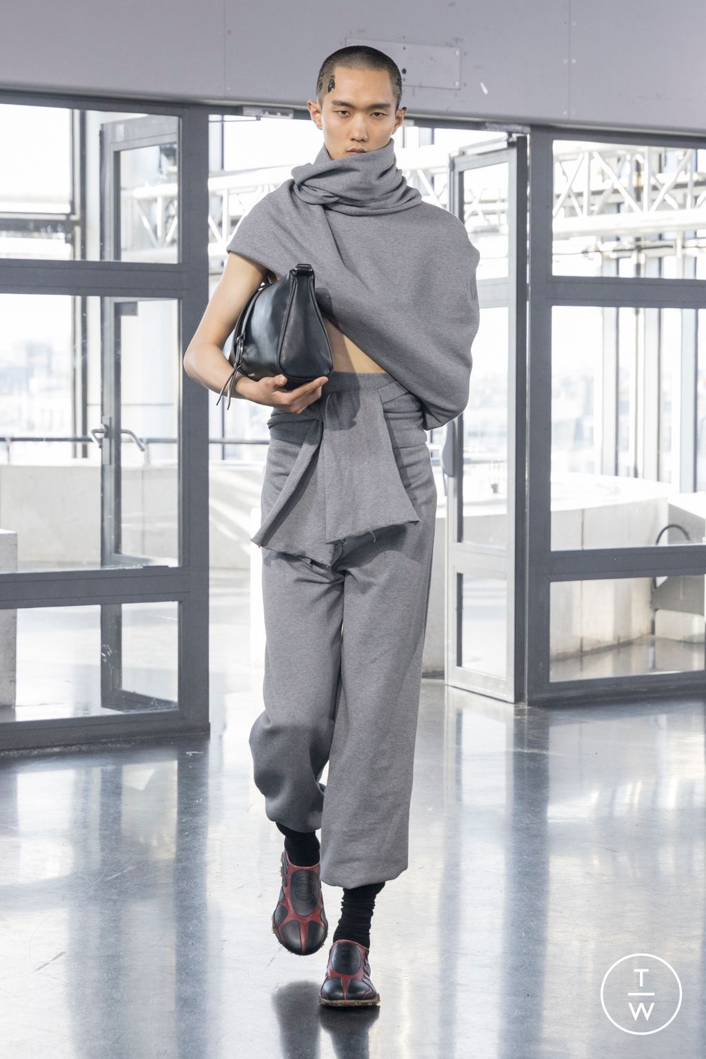 Fashion Week Paris Spring-Summer 2025 look 18 from the Rombaut collection menswear