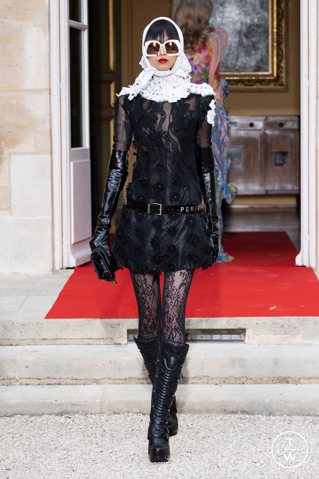Fashion Week Paris Fall/Winter 2022 look 10 from the Ronald Van Der Kemp collection couture