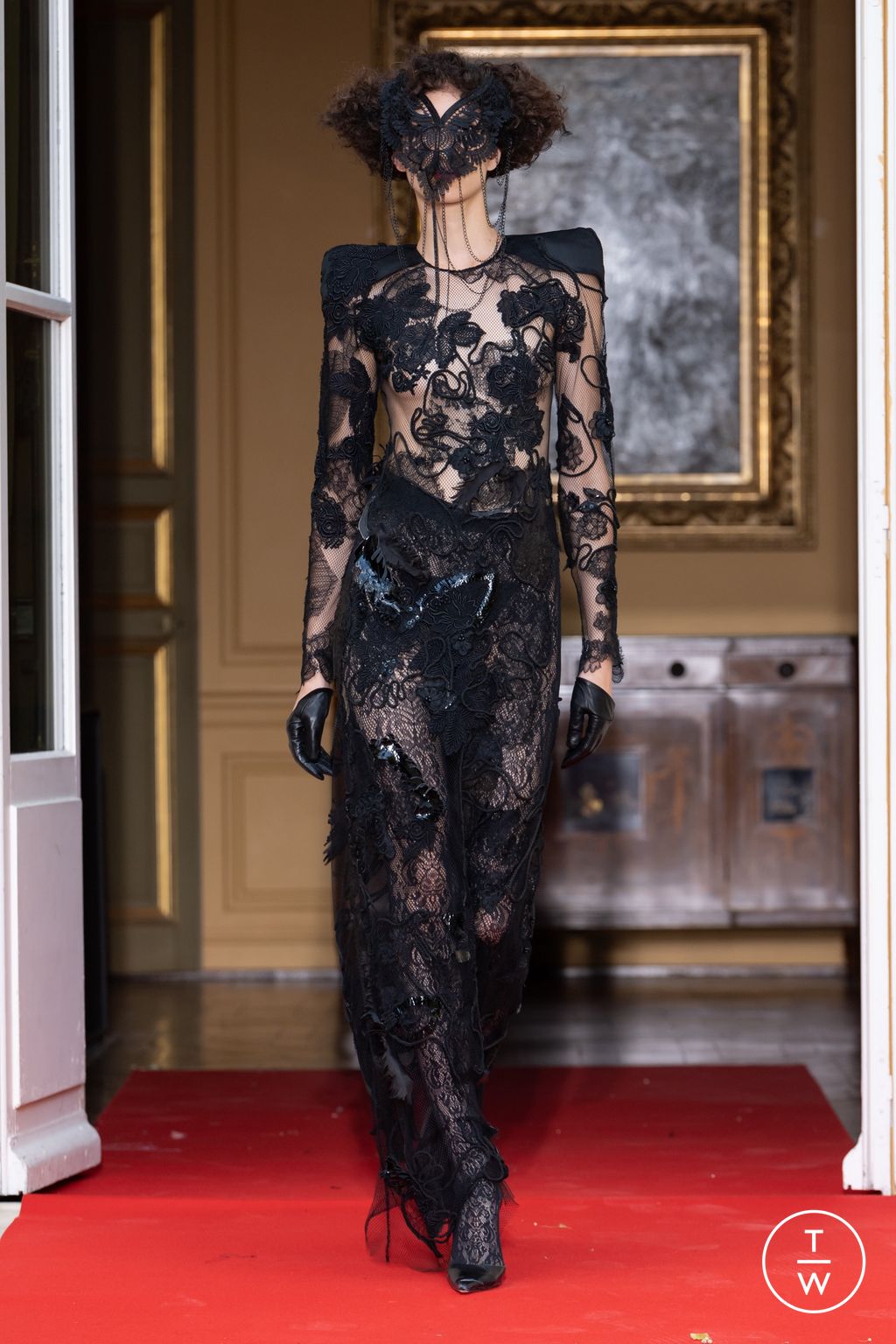 Fashion Week Paris Fall/Winter 2022 look 17 de la collection Ronald Van Der Kemp couture