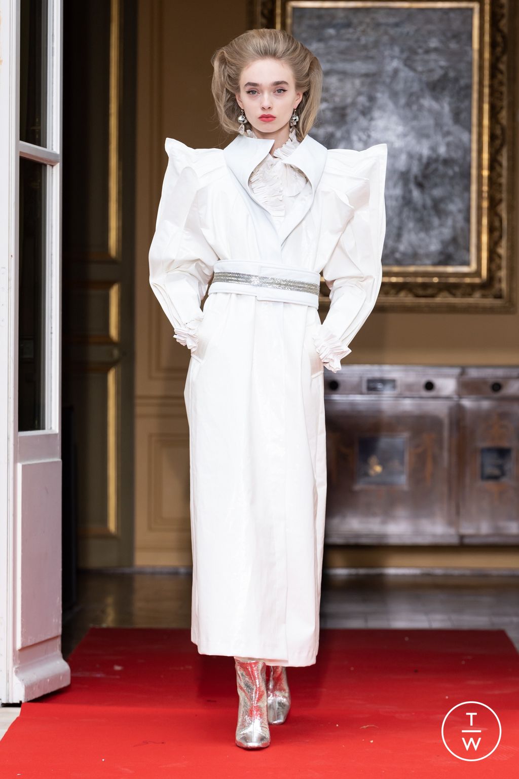 Fashion Week Paris Fall/Winter 2022 look 20 de la collection Ronald Van Der Kemp couture