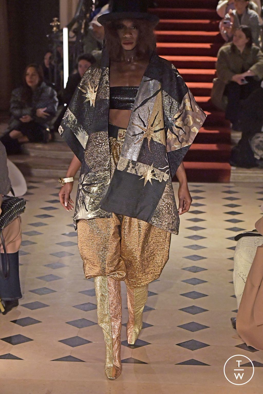 Fashion Week Paris Spring/Summer 2023 look 23 from the Ronald Van Der Kemp collection 高级定制