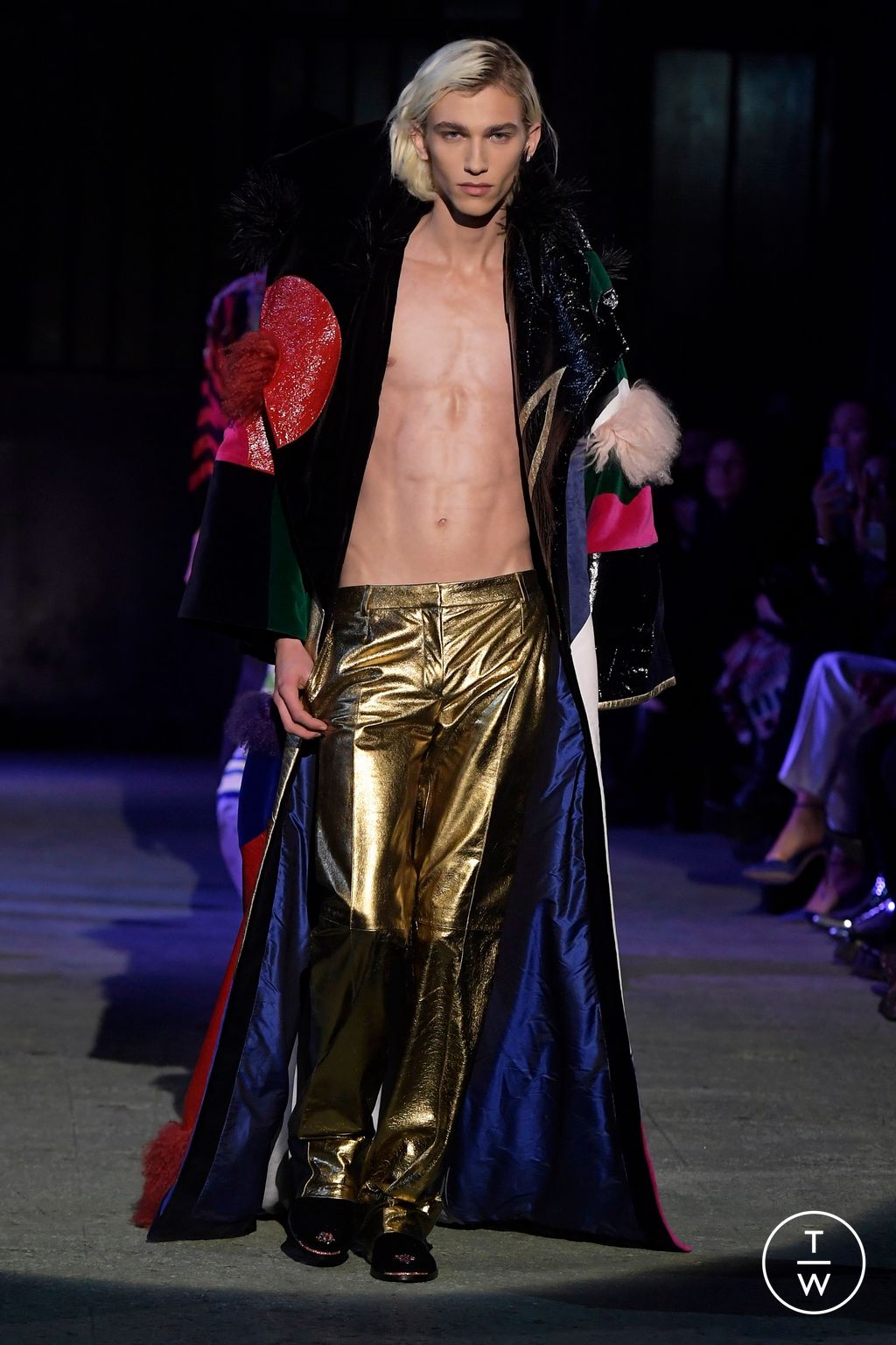 Fashion Week Paris Spring/Summer 2024 look 19 from the Ronald Van Der Kemp collection 高级定制