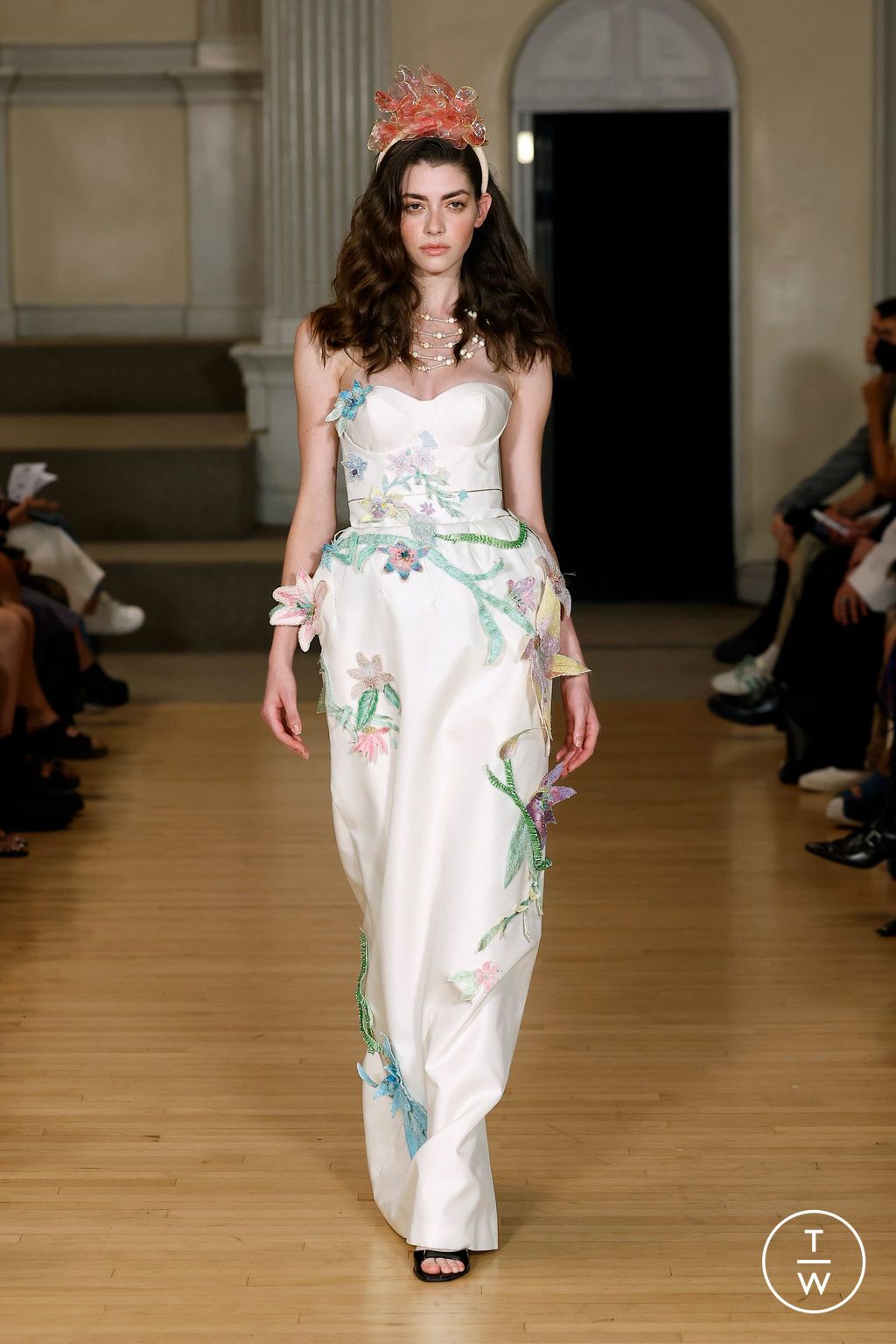 Fashion Week New York Spring/Summer 2025 look 21 from the Ronald Van Der Kemp collection womenswear