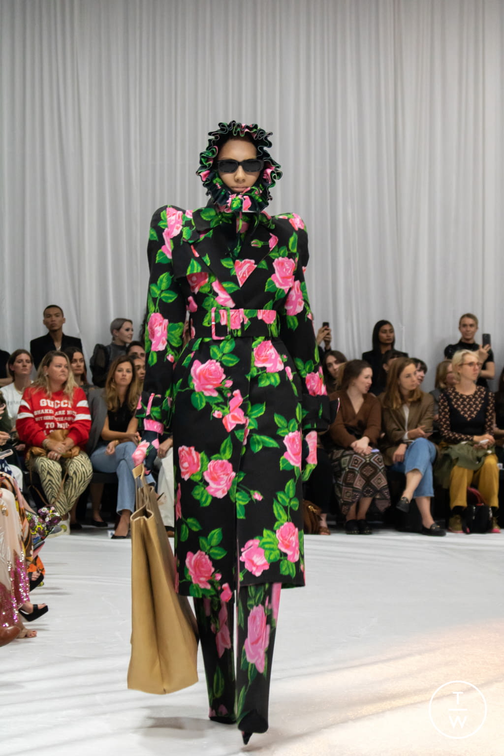 Fashion Week London Spring/Summer 2022 look 11 de la collection Richard Quinn womenswear
