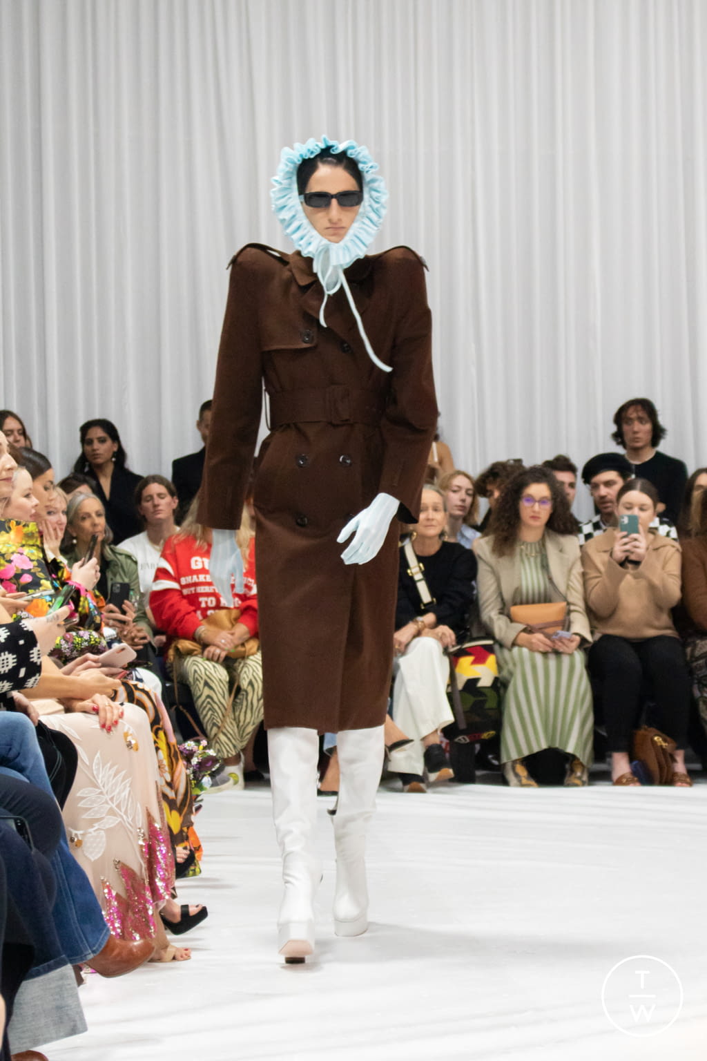 Fashion Week London Spring/Summer 2022 look 15 de la collection Richard Quinn womenswear