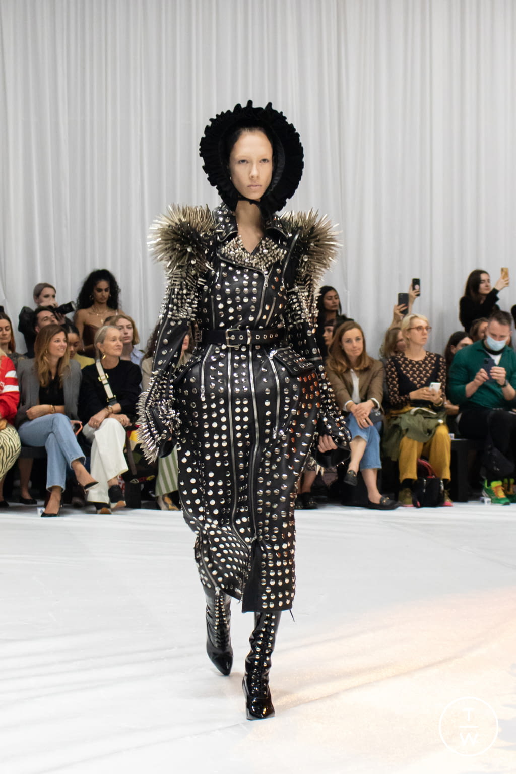 Fashion Week London Spring/Summer 2022 look 20 de la collection Richard Quinn womenswear