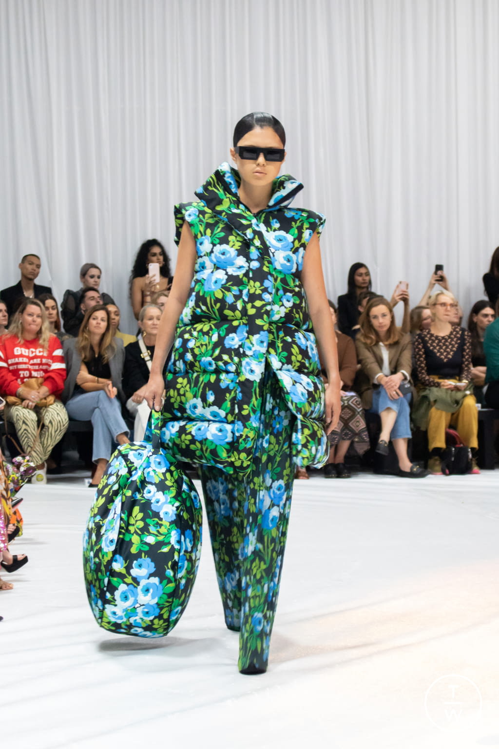 Fashion Week London Spring/Summer 2022 look 22 de la collection Richard Quinn womenswear