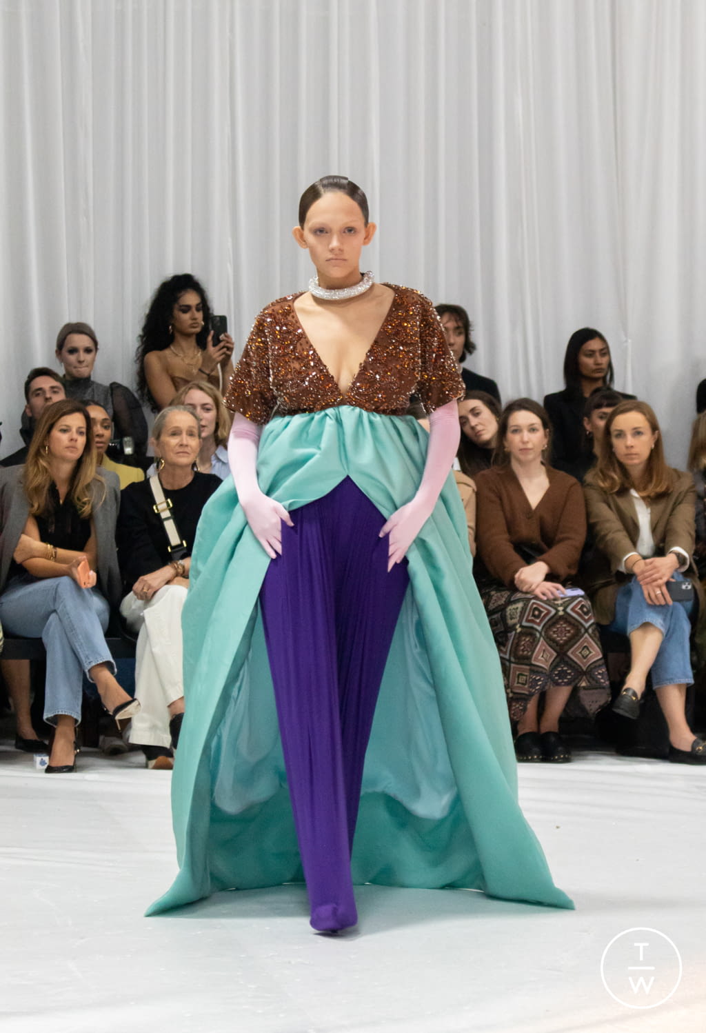 Fashion Week London Spring/Summer 2022 look 33 from the Richard Quinn collection womenswear