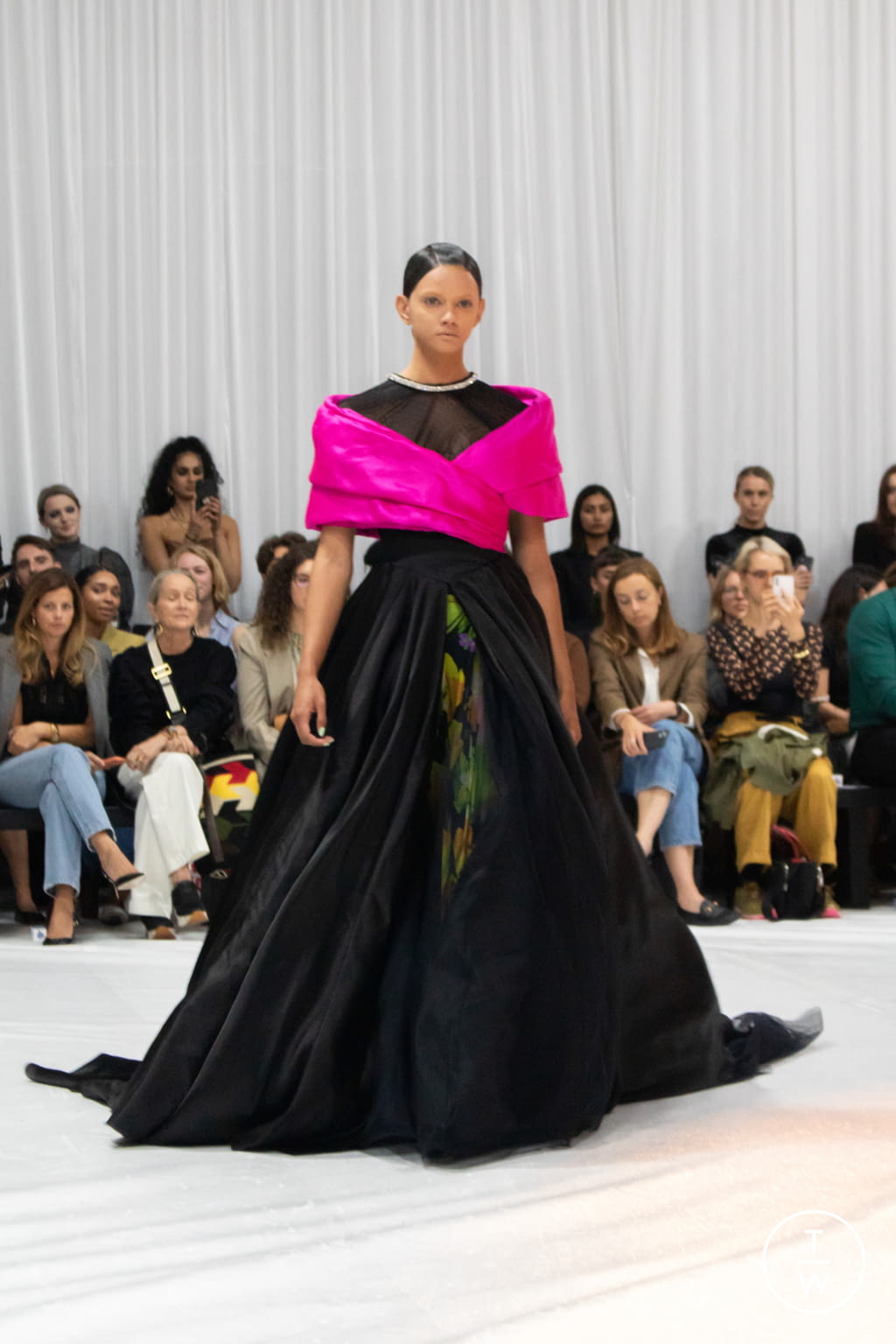 Fashion Week London Spring/Summer 2022 look 35 de la collection Richard Quinn womenswear