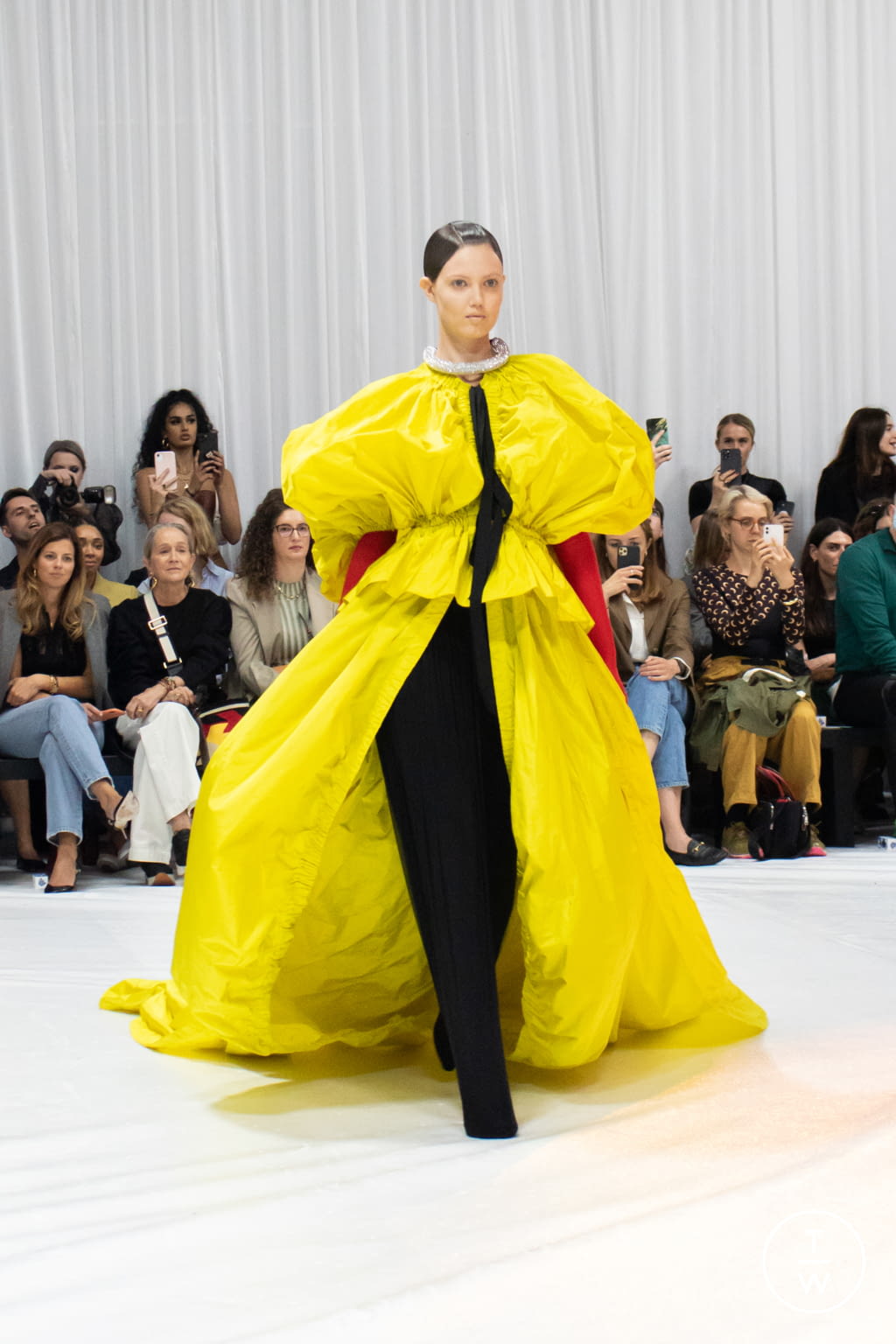 Fashion Week London Spring/Summer 2022 look 36 from the Richard Quinn collection womenswear