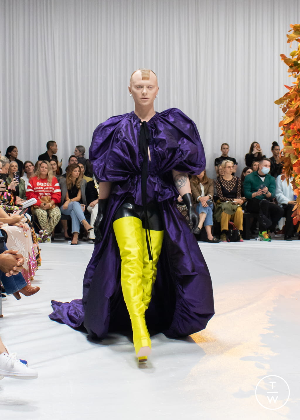 Fashion Week London Spring/Summer 2022 look 38 de la collection Richard Quinn womenswear