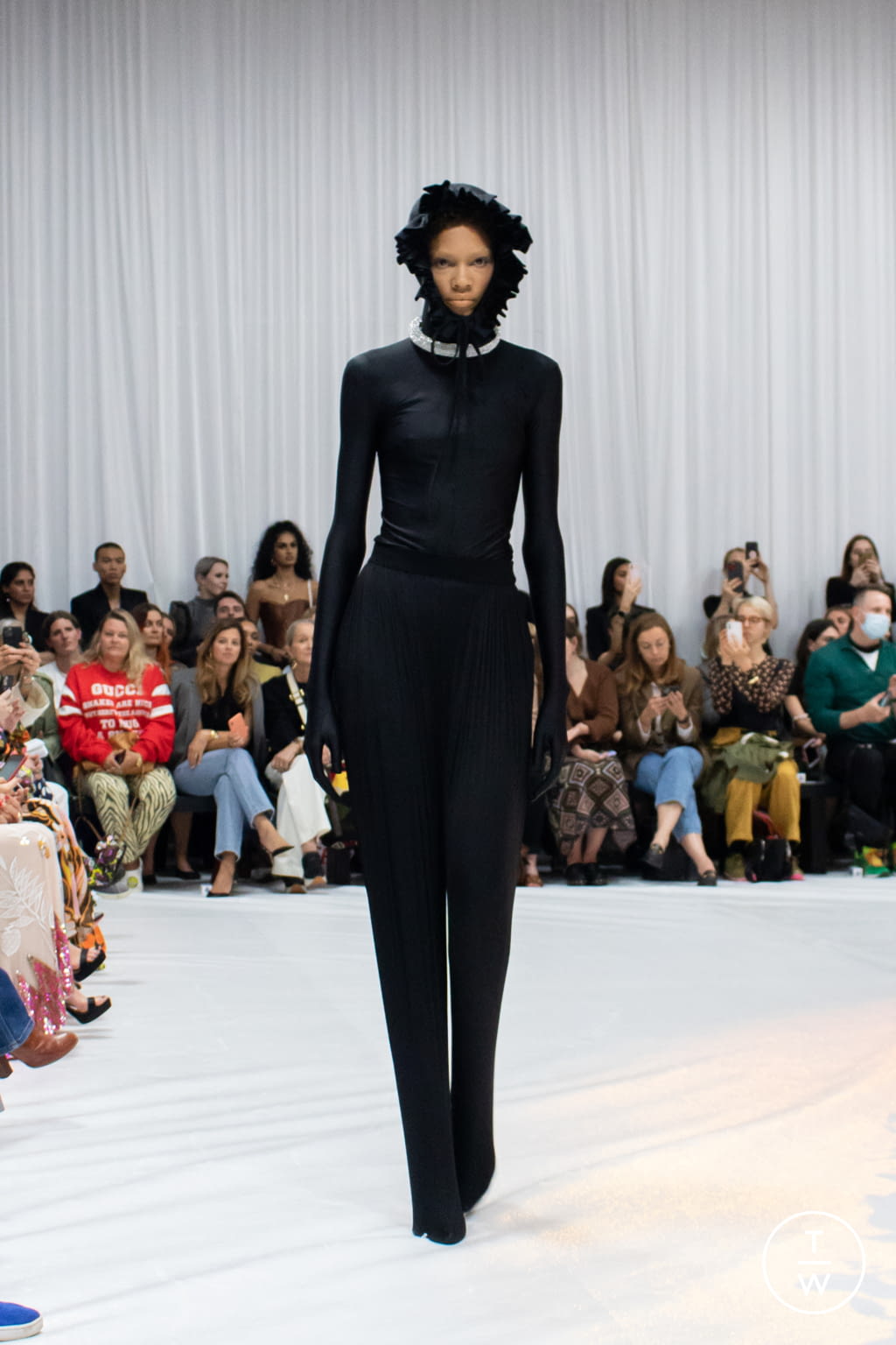 Fashion Week London Spring/Summer 2022 look 4 de la collection Richard Quinn womenswear
