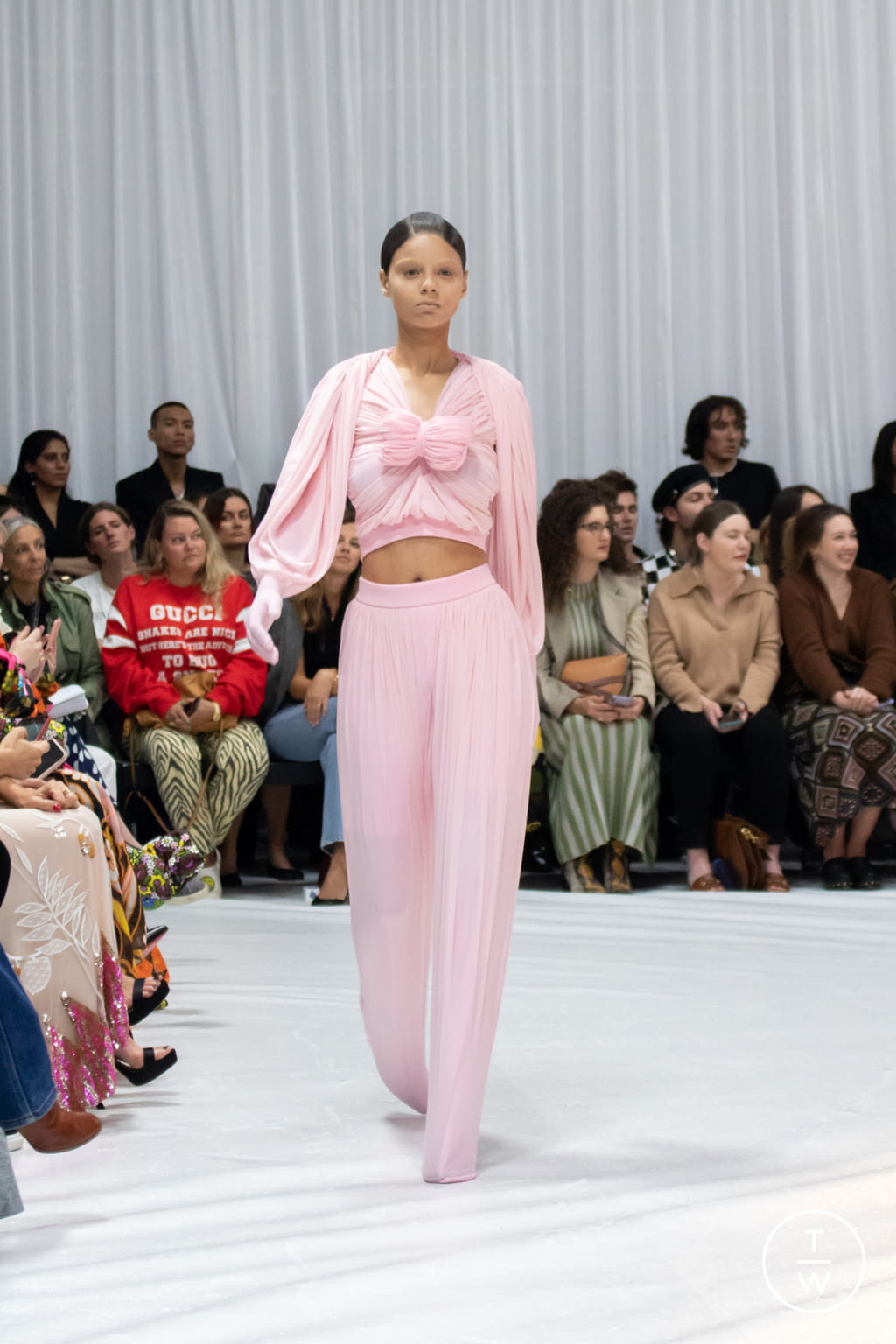 Fashion Week London Spring/Summer 2022 look 7 de la collection Richard Quinn womenswear