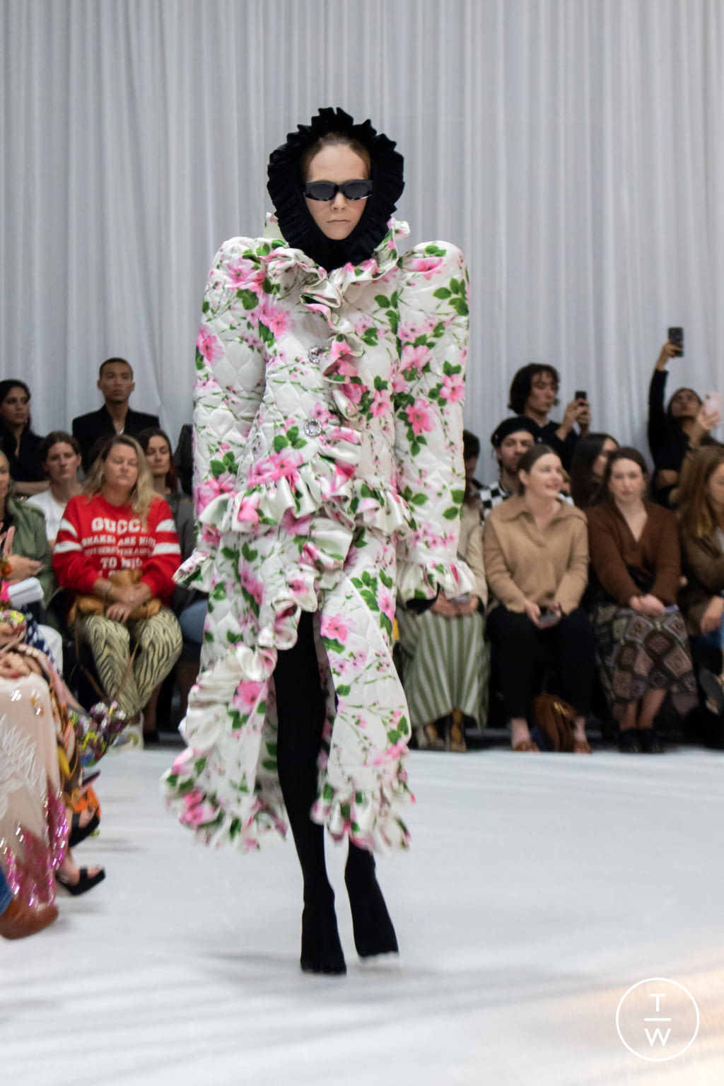 Fashion Week London Spring/Summer 2022 look 8 de la collection Richard Quinn womenswear