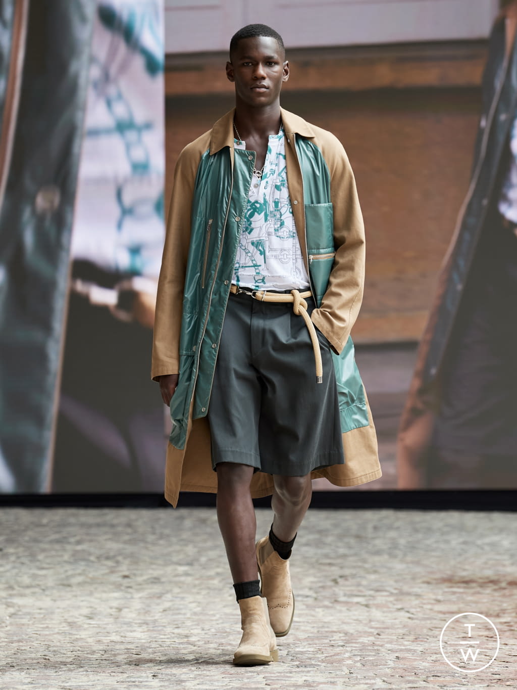 Fashion Week Paris Spring/Summer 2022 look 1 from the Hermès collection menswear
