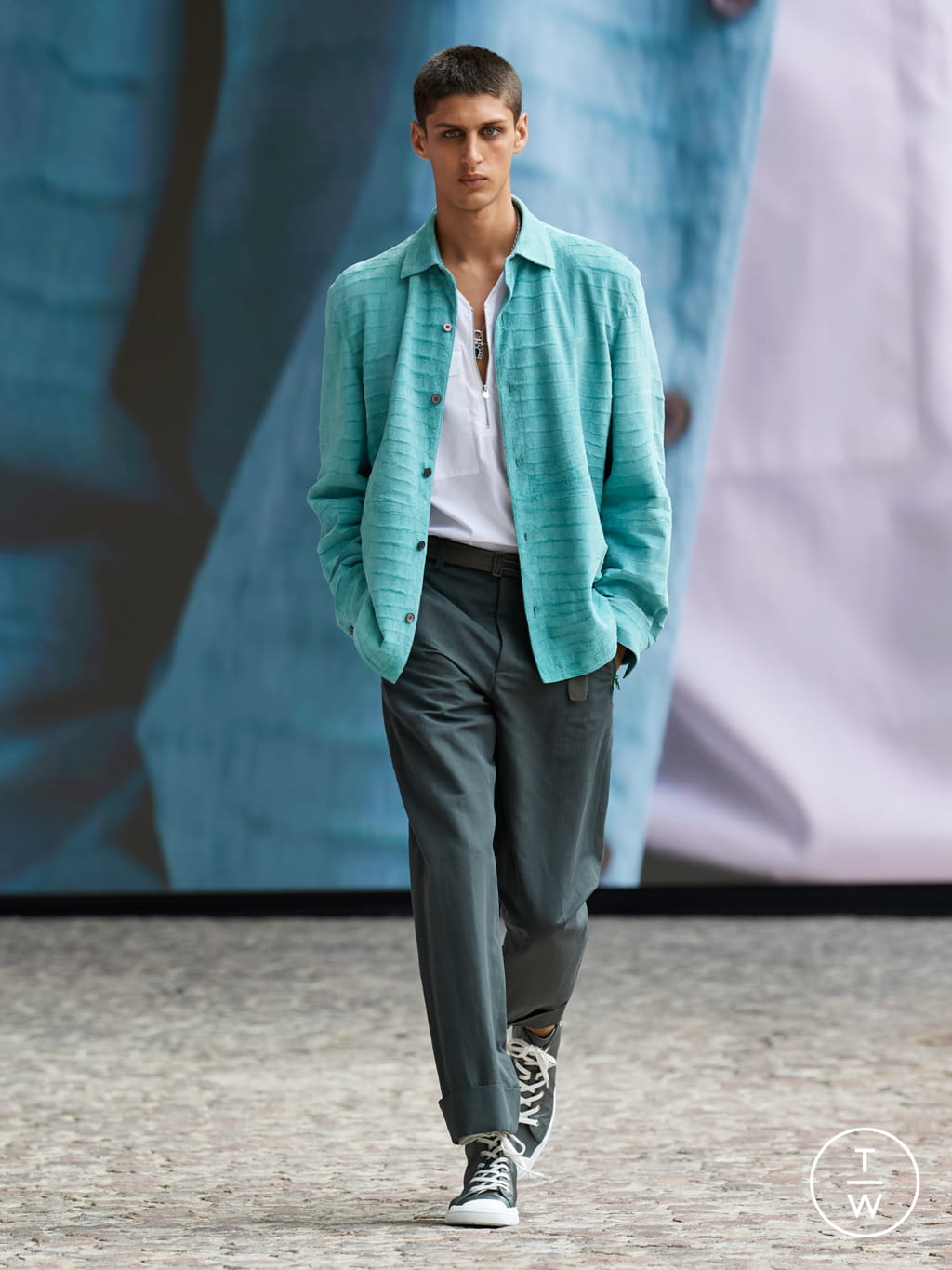 Fashion Week Paris Spring/Summer 2022 look 6 from the Hermès collection 男装