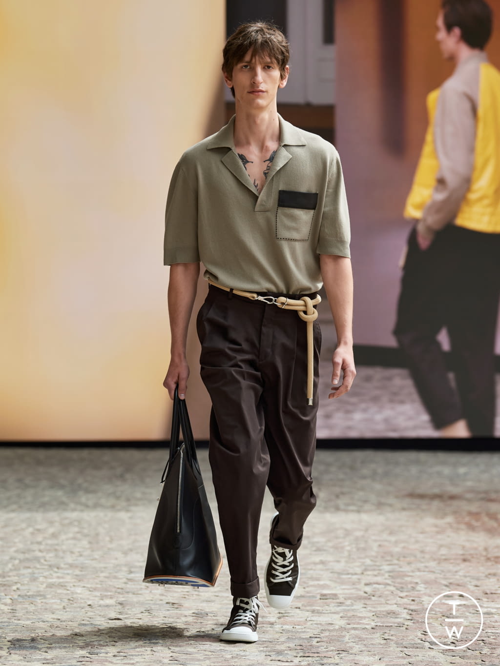 Fashion Week Paris Spring/Summer 2022 look 20 from the Hermès collection menswear