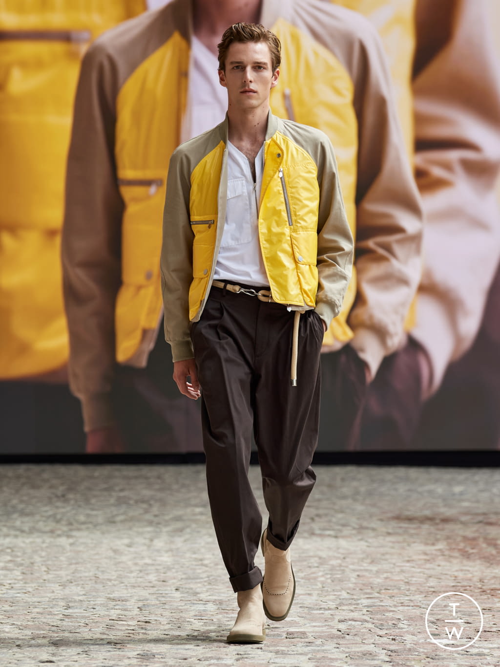 Fashion Week Paris Spring/Summer 2022 look 21 from the Hermès collection menswear