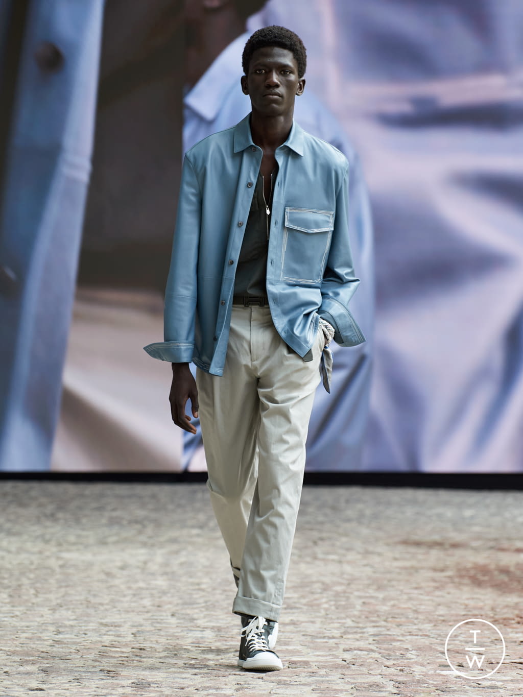Fashion Week Paris Spring/Summer 2022 look 25 from the Hermès collection 男装
