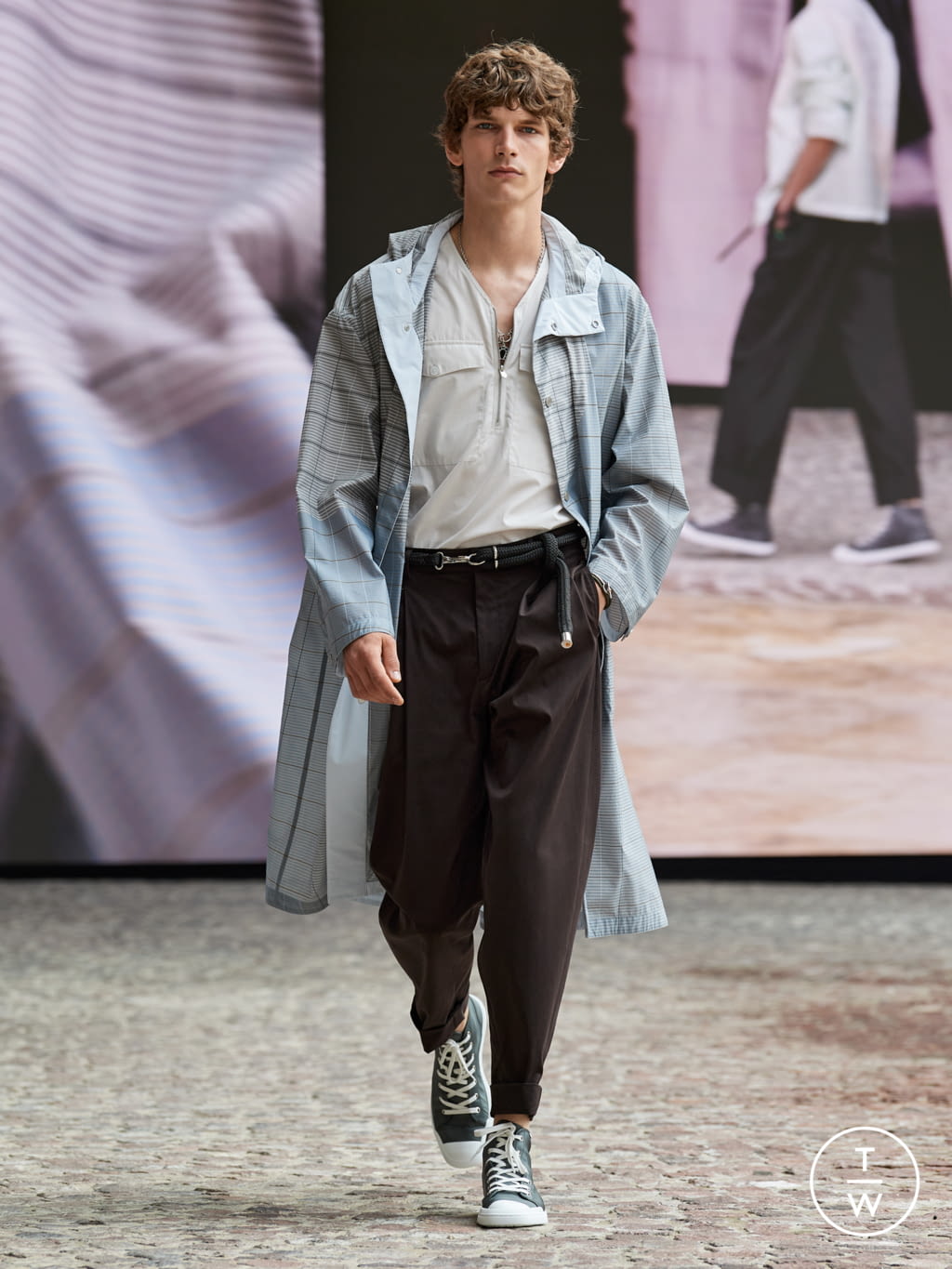 Fashion Week Paris Spring/Summer 2022 look 26 from the Hermès collection menswear